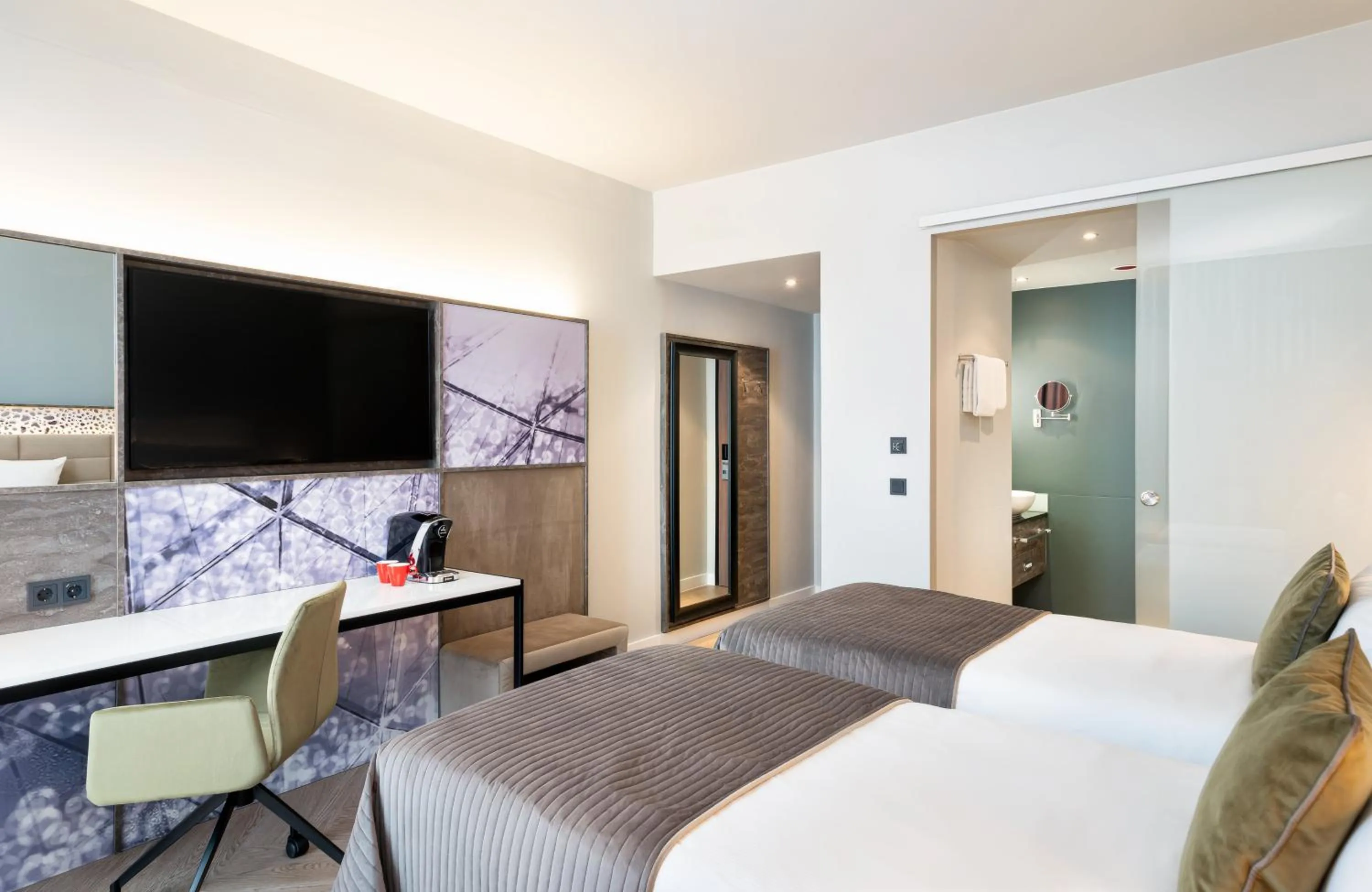 Photo of the whole room, Bed in Leonardo Royal Hotel Munich