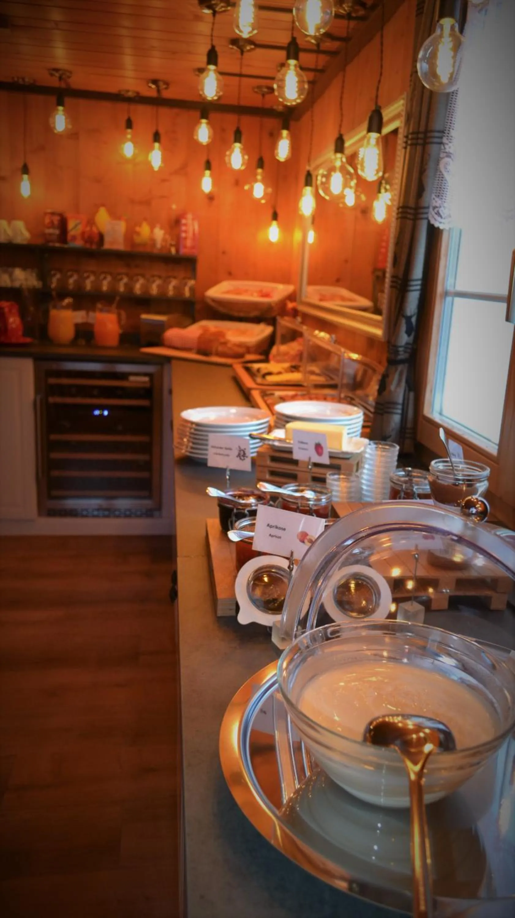 Buffet breakfast in Gasthaus Alpina