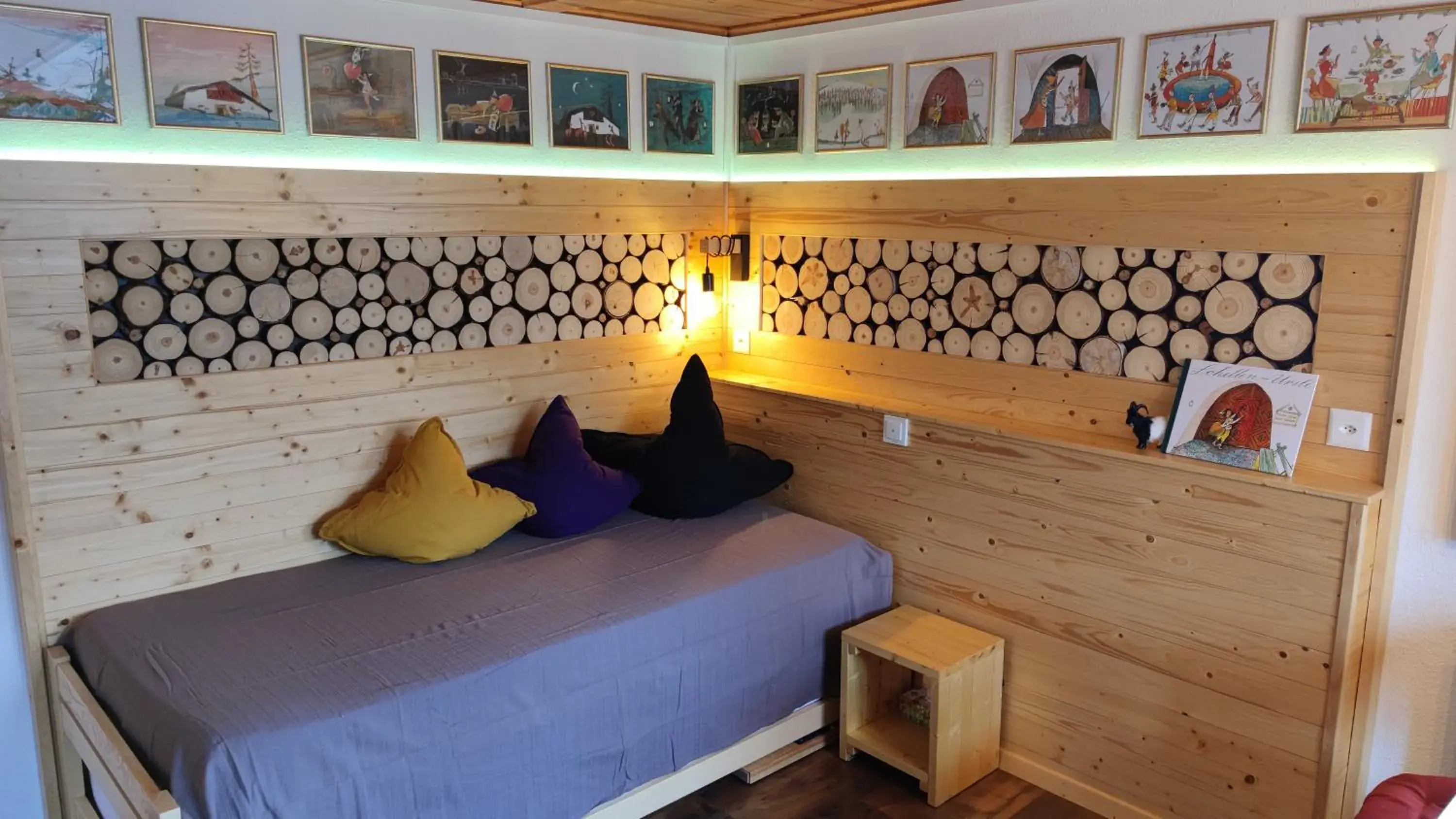 Family Room with Shared Bathroom in Gasthaus Alpina Family Room with Shared Bathroom in Gasthaus Alpina