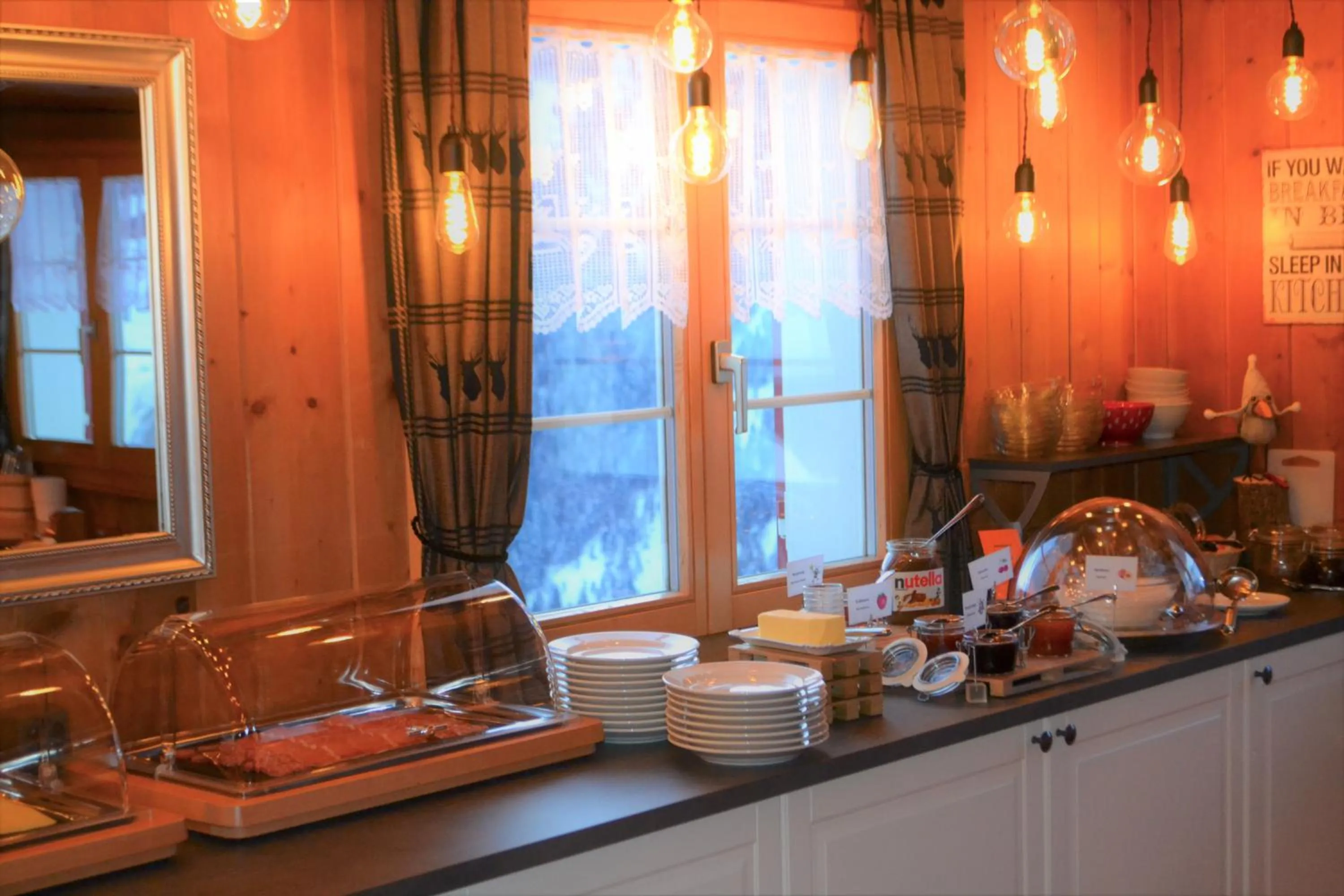 Buffet breakfast in Gasthaus Alpina