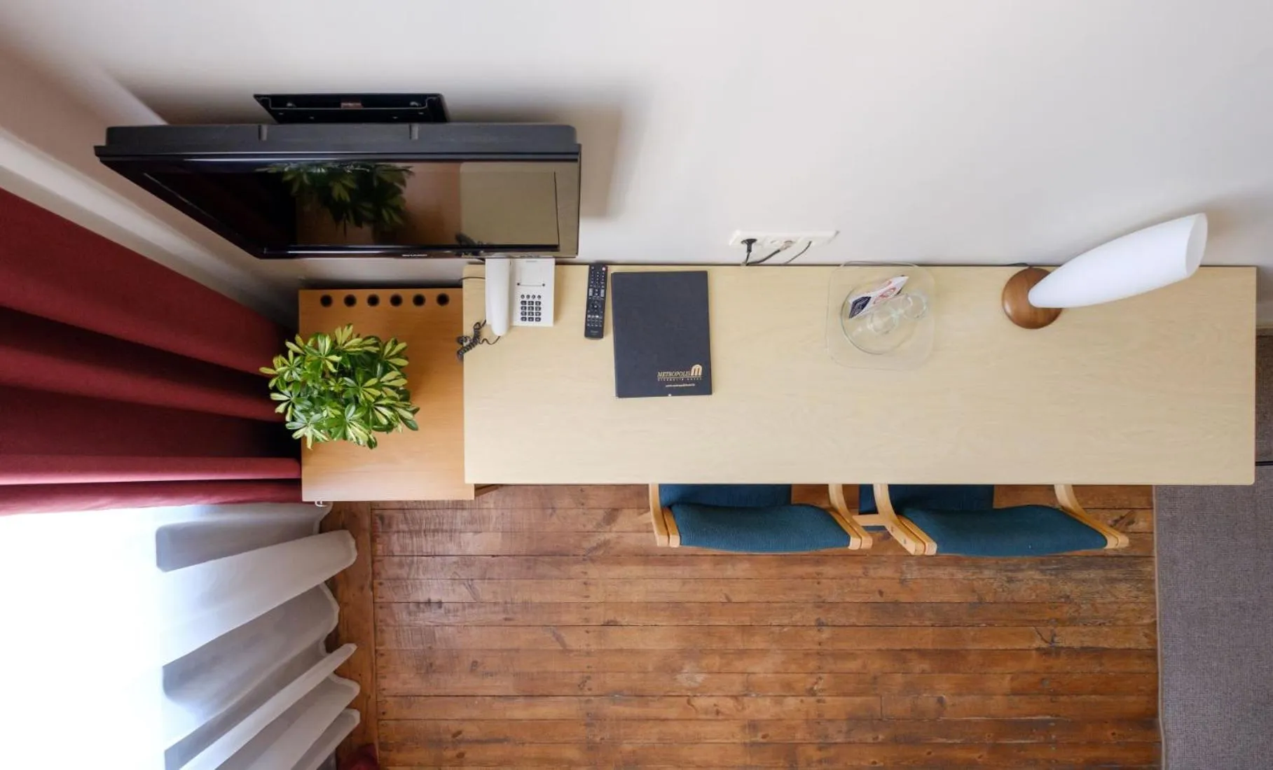 Photo of the whole room in Hotel Metropolis