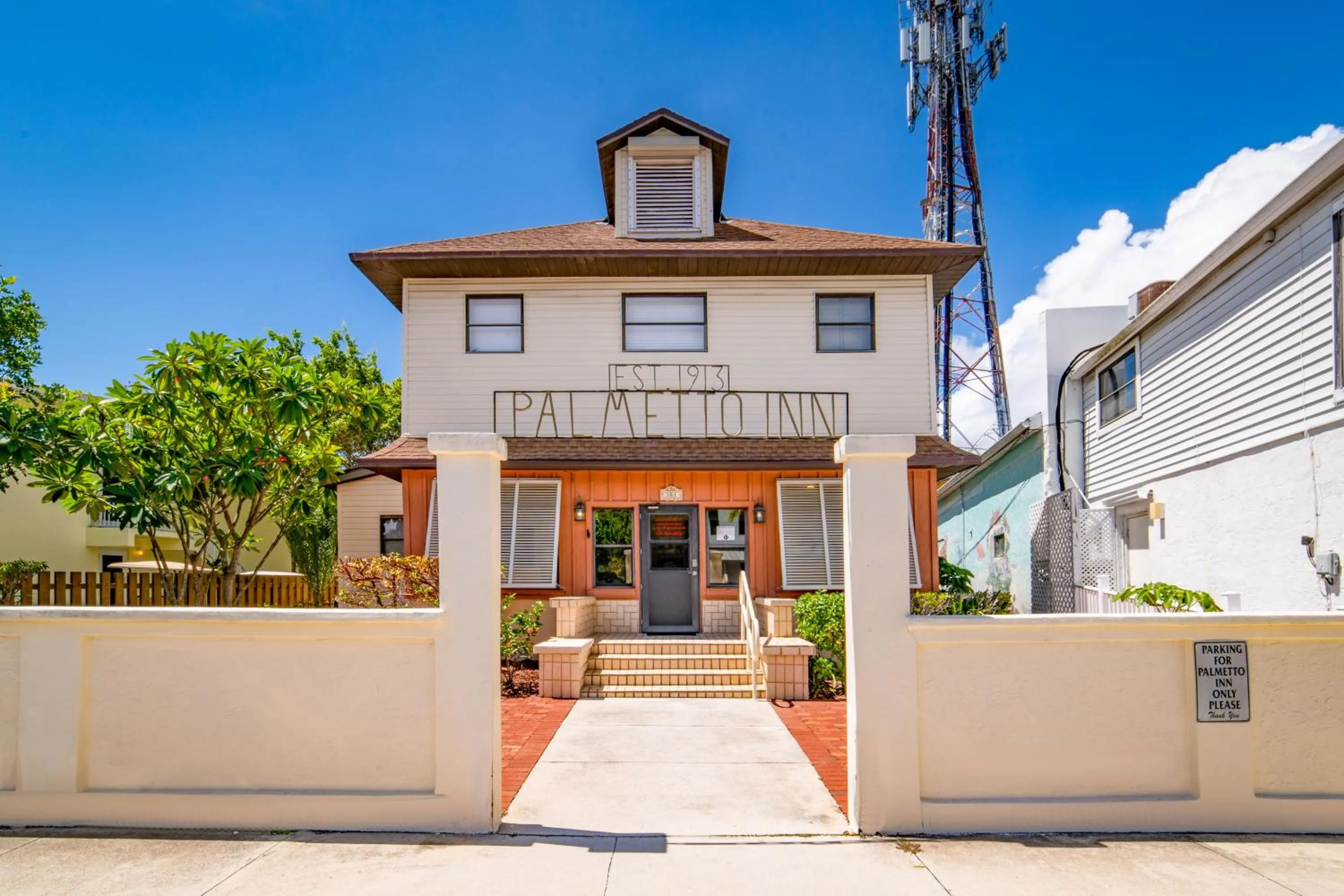 Property building in The Palmetto Inn