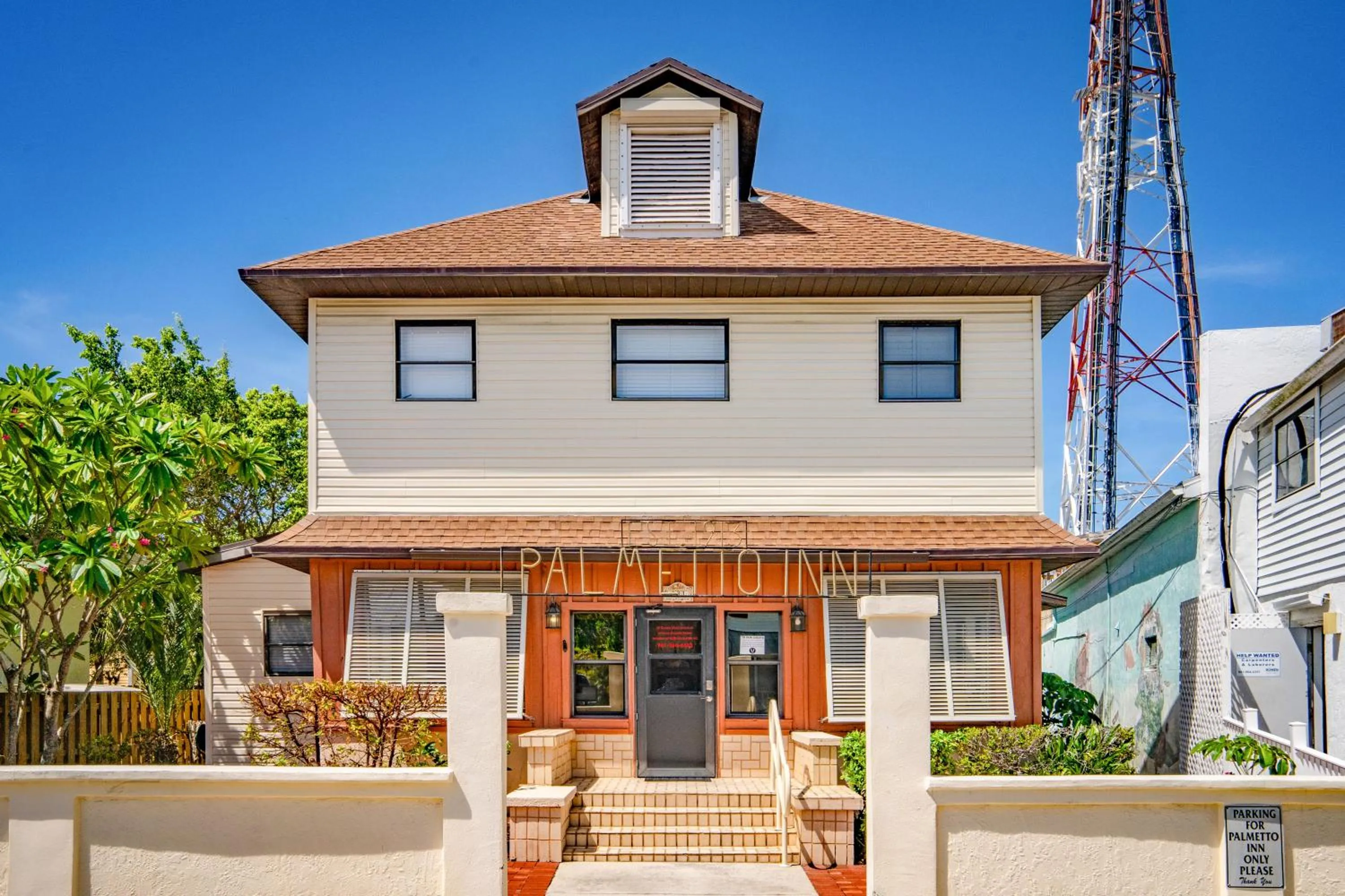 Property building in The Palmetto Inn