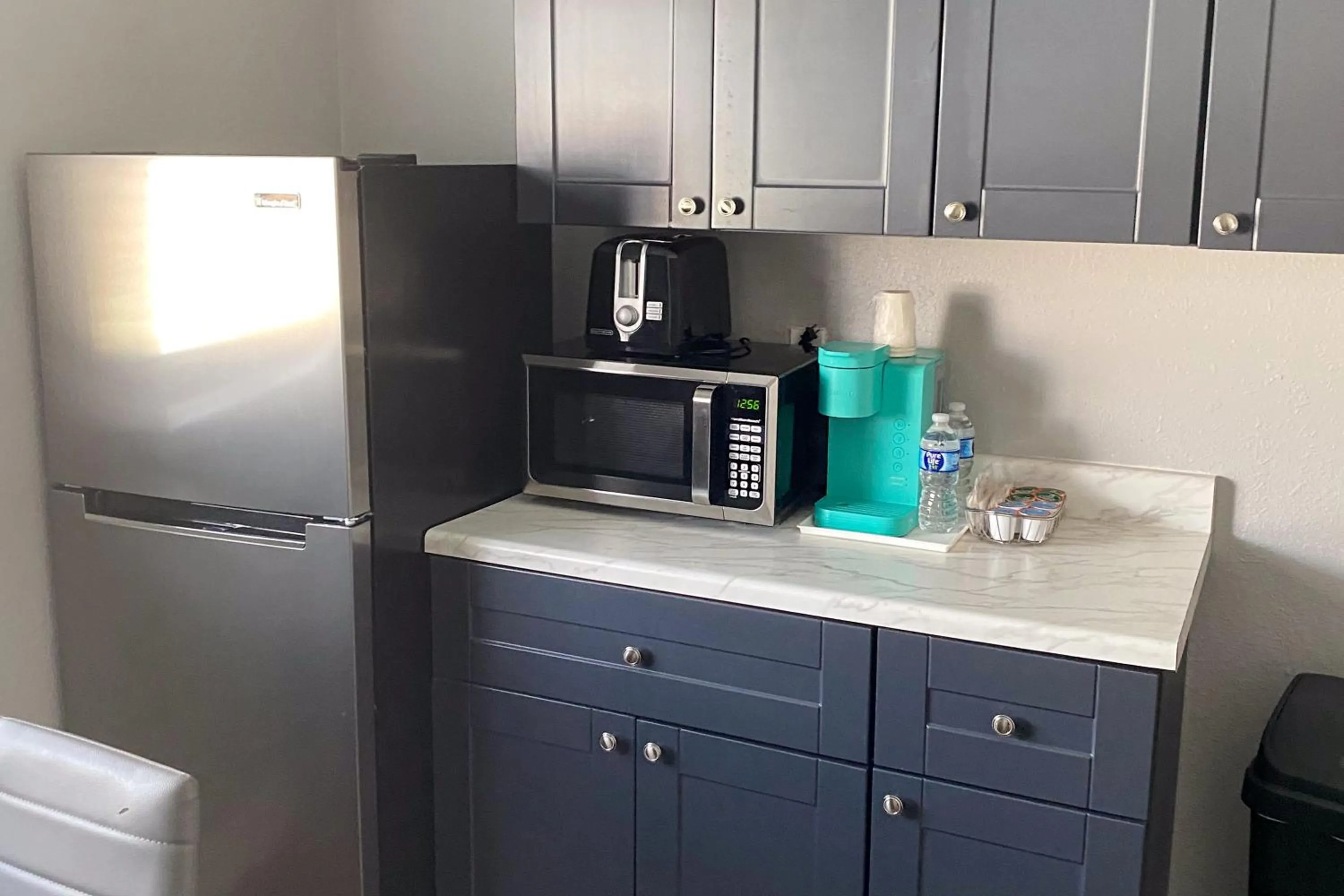 Coffee/tea facilities in The Palmetto Inn