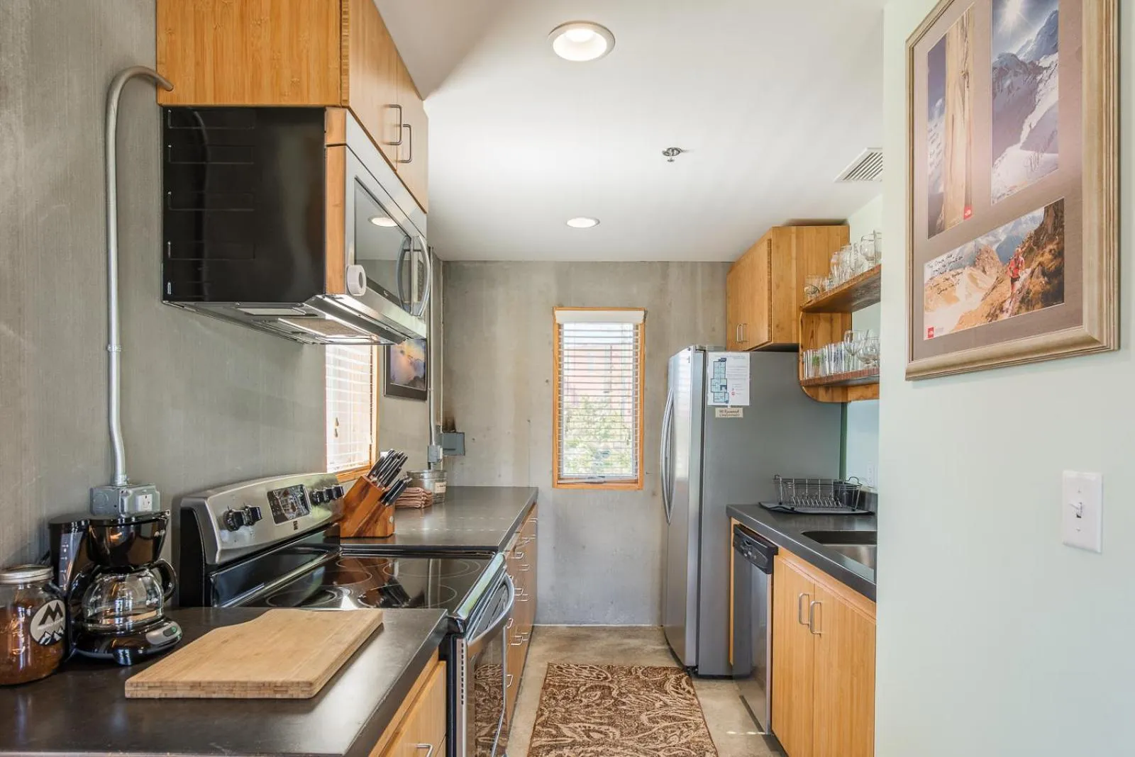 Kitchen or kitchenette in The Crash Pad: An Uncommon Hostel