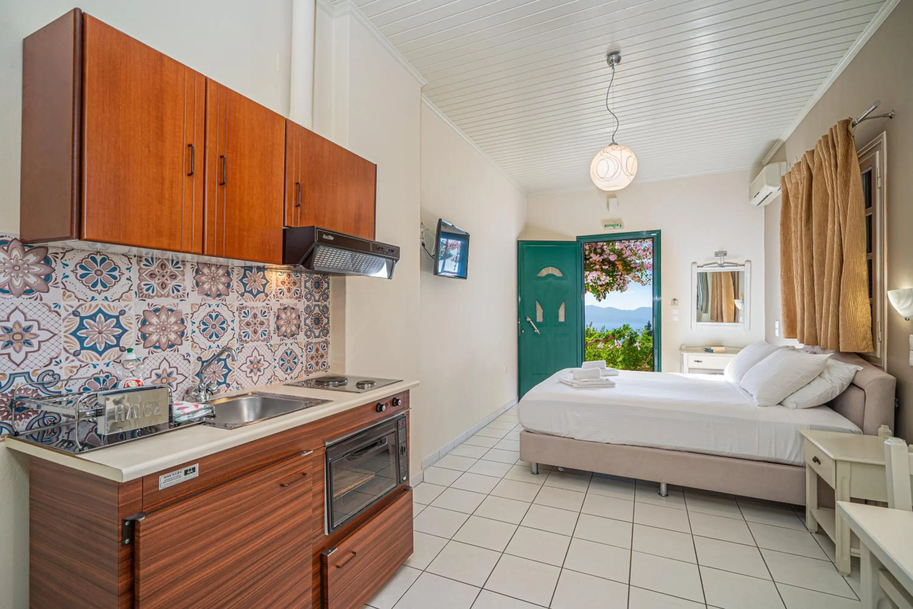 Bedroom in Panoramic Sunset