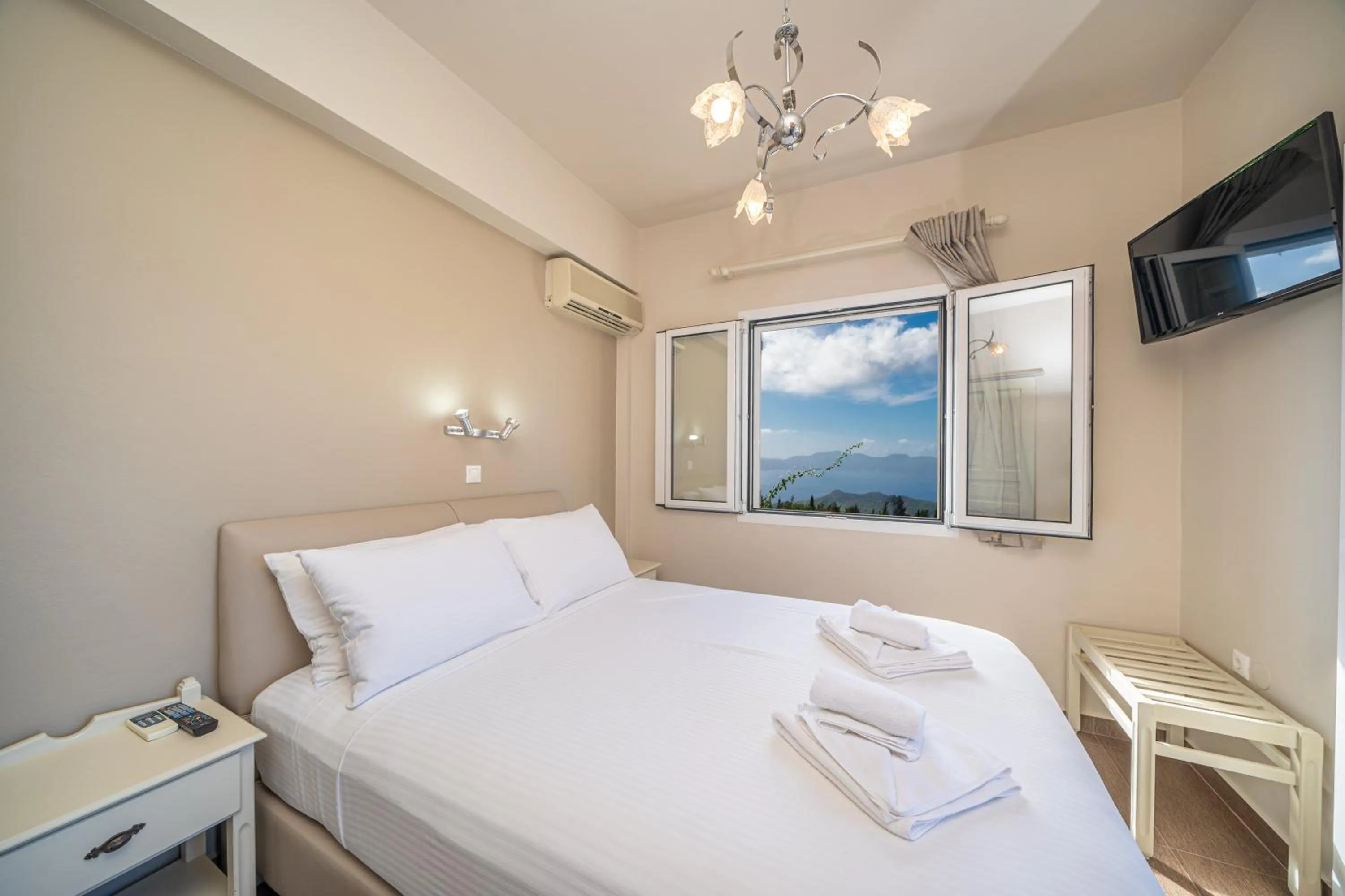 Bedroom in Panoramic Sunset