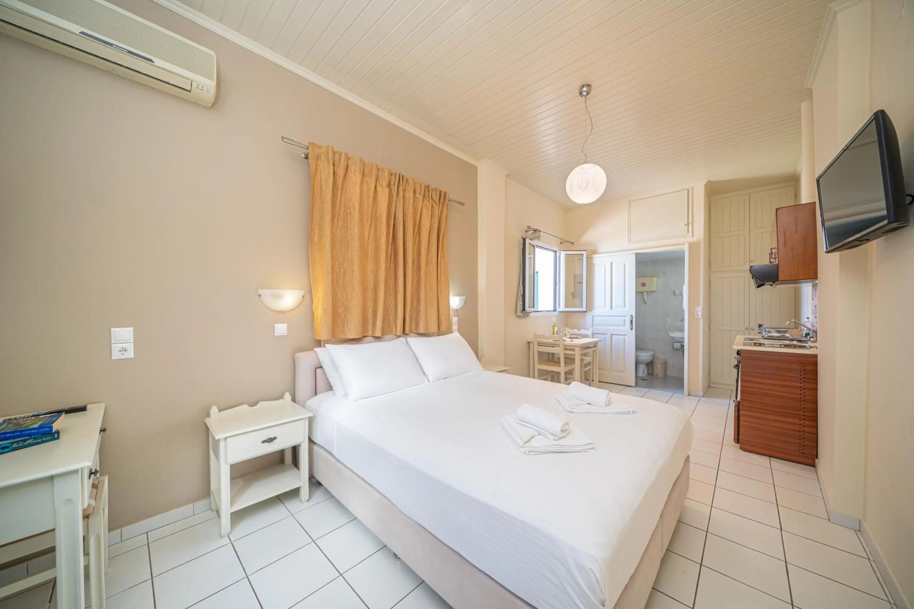 Bedroom in Panoramic Sunset