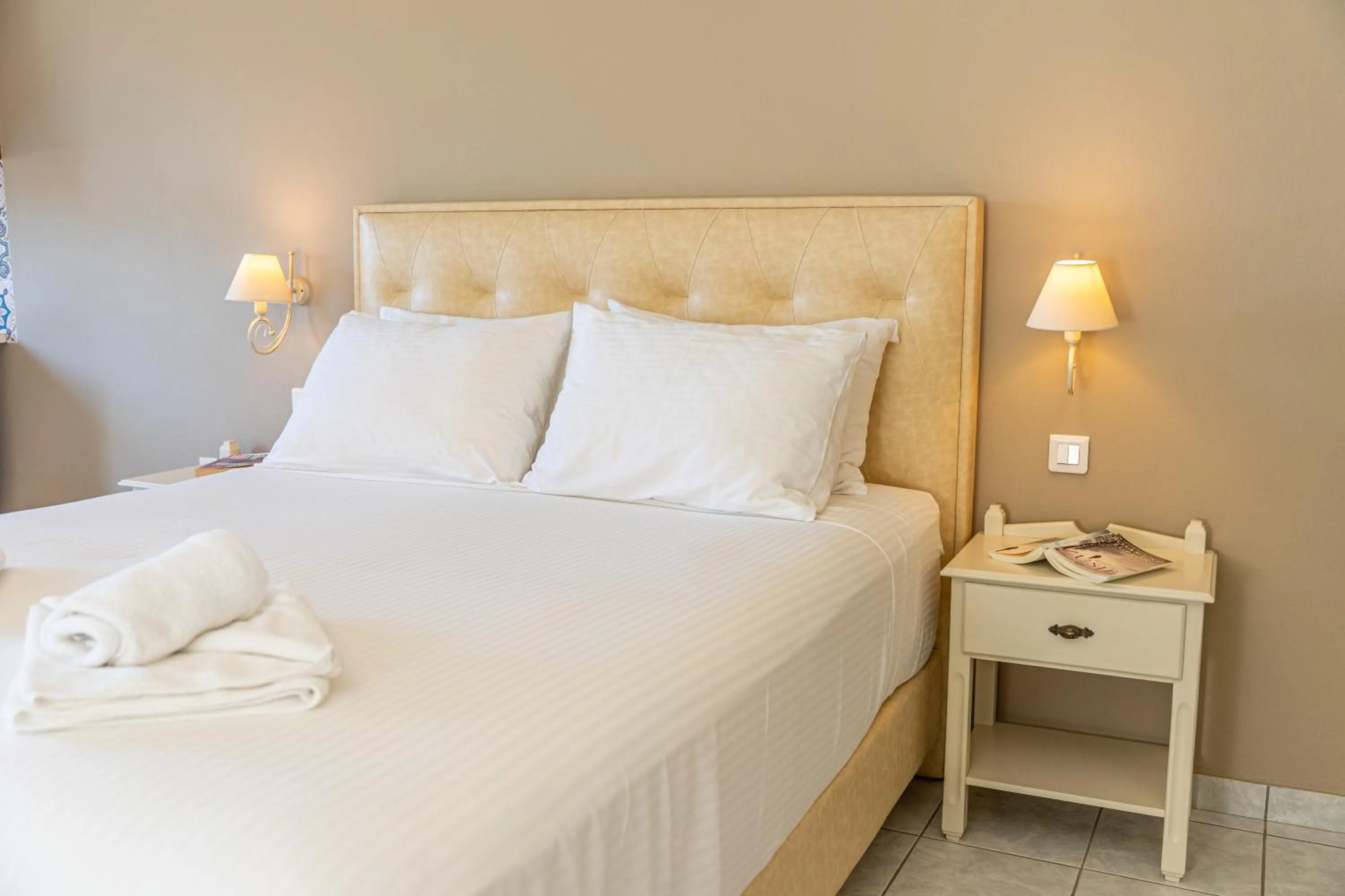 Bedroom in Panoramic Sunset