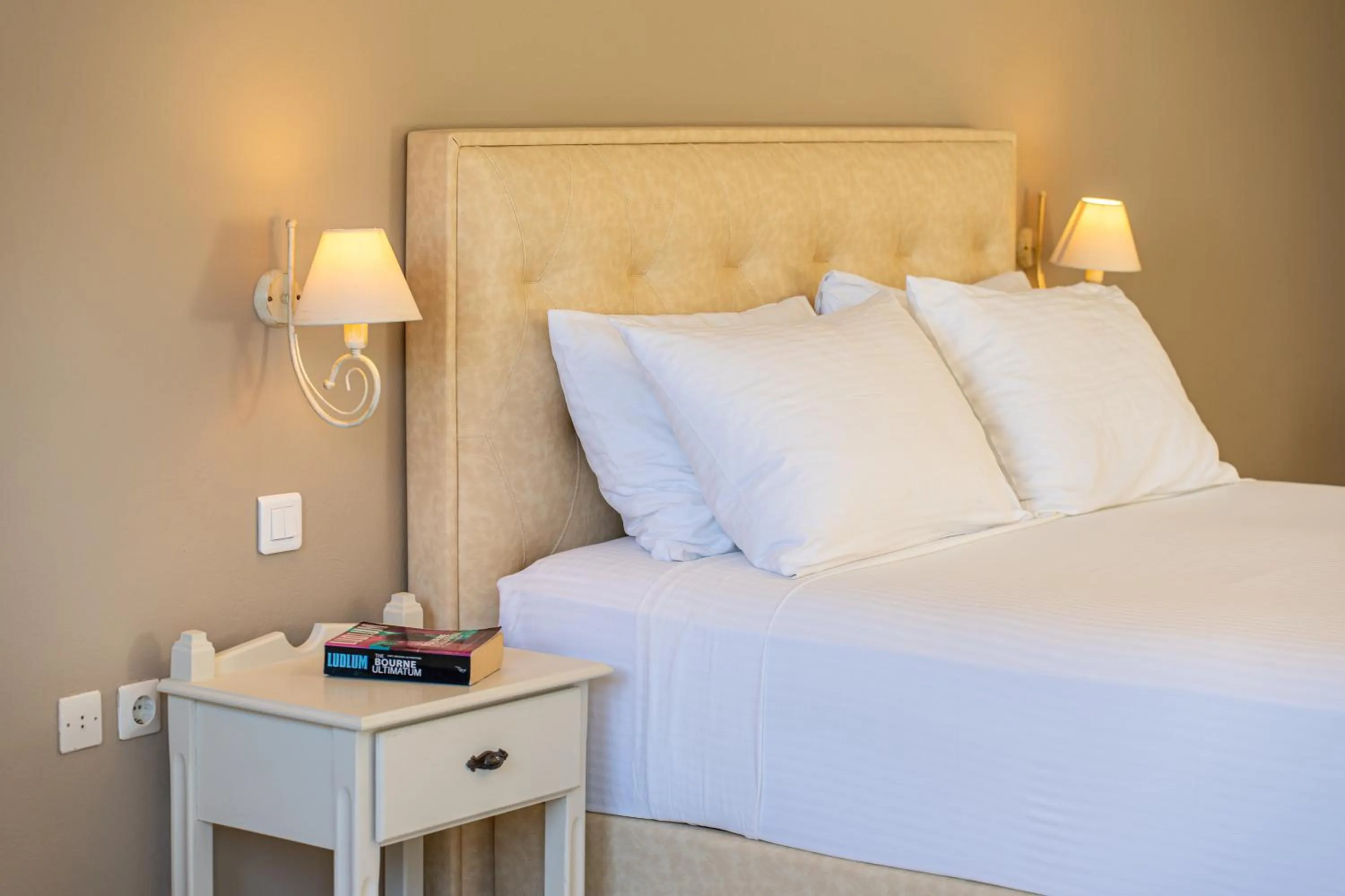 Bedroom in Panoramic Sunset