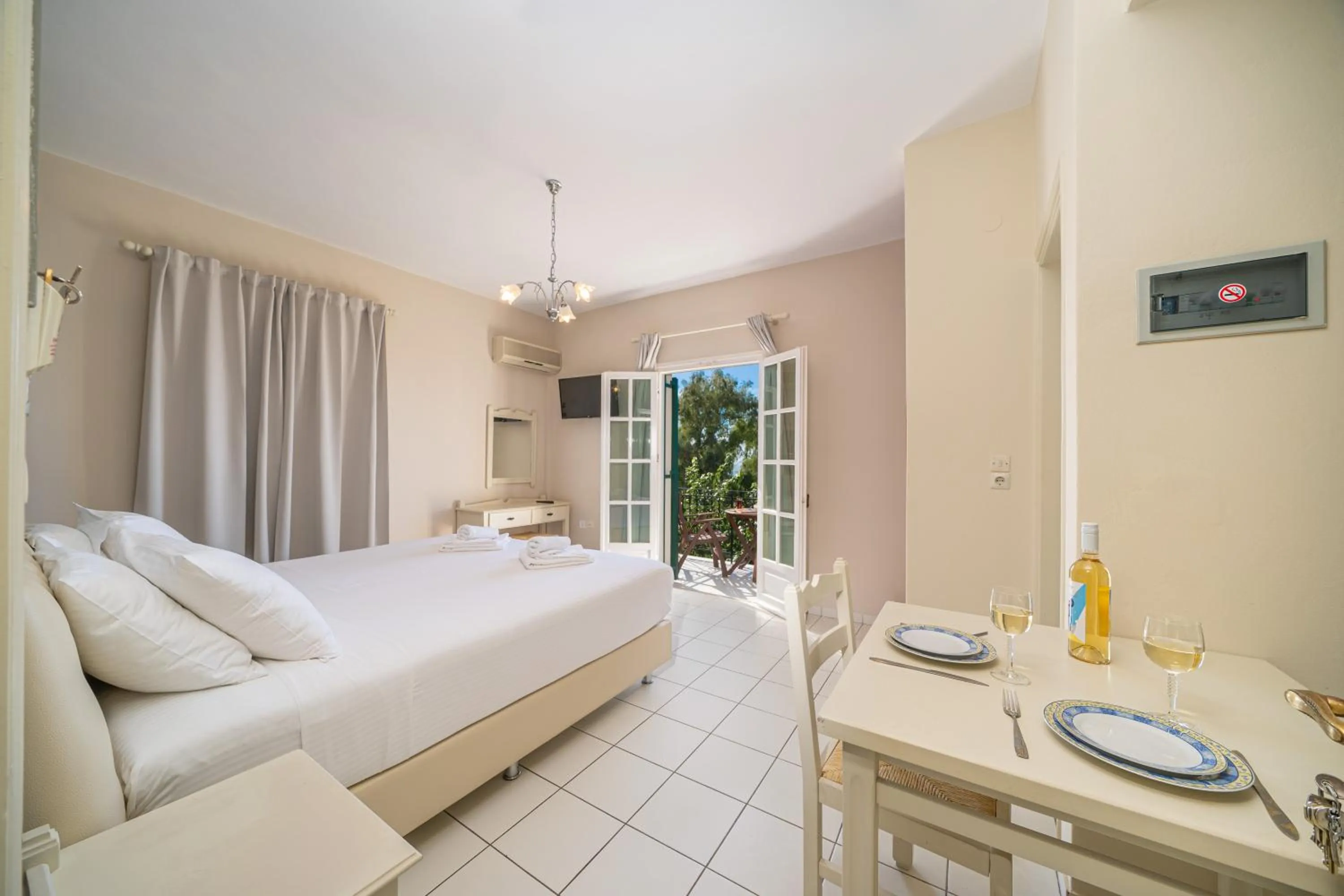 Bedroom in Panoramic Sunset