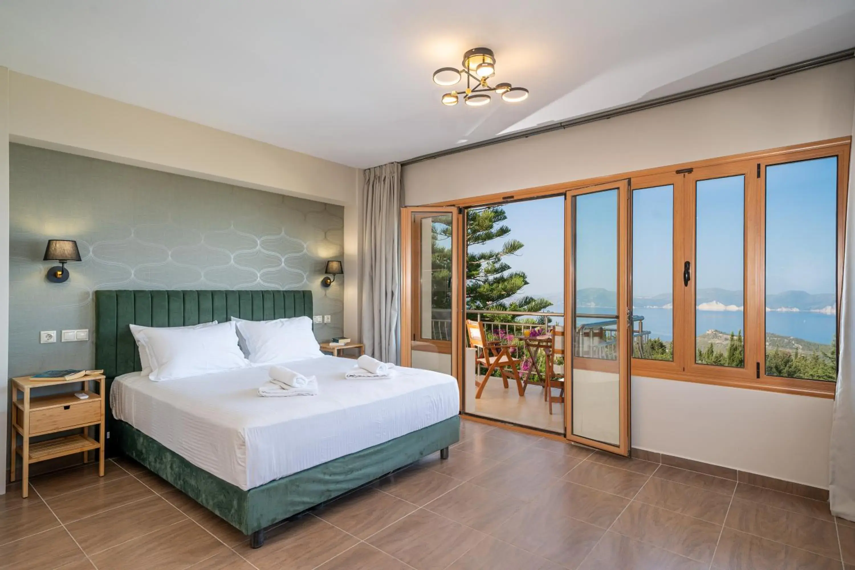 Bed in Panoramic Sunset Bed in Panoramic Sunset