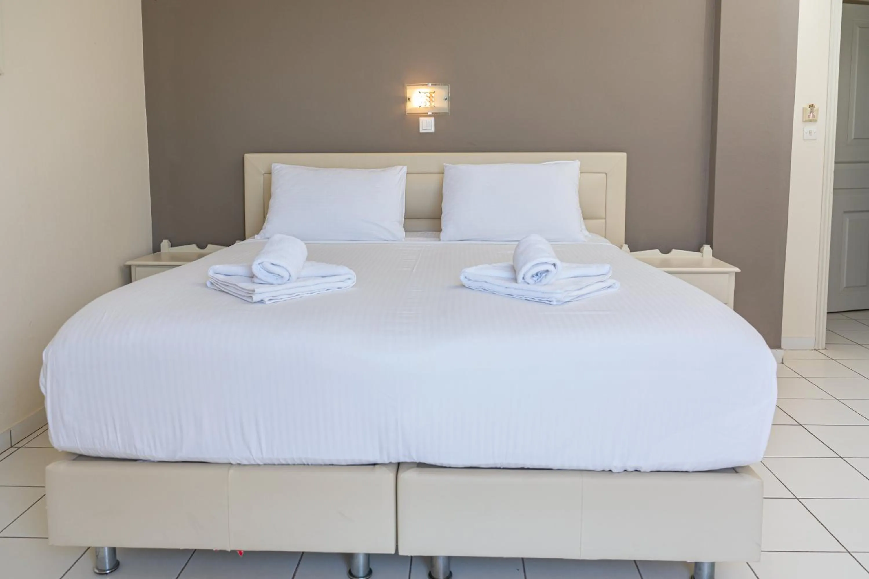 Bedroom in Panoramic Sunset