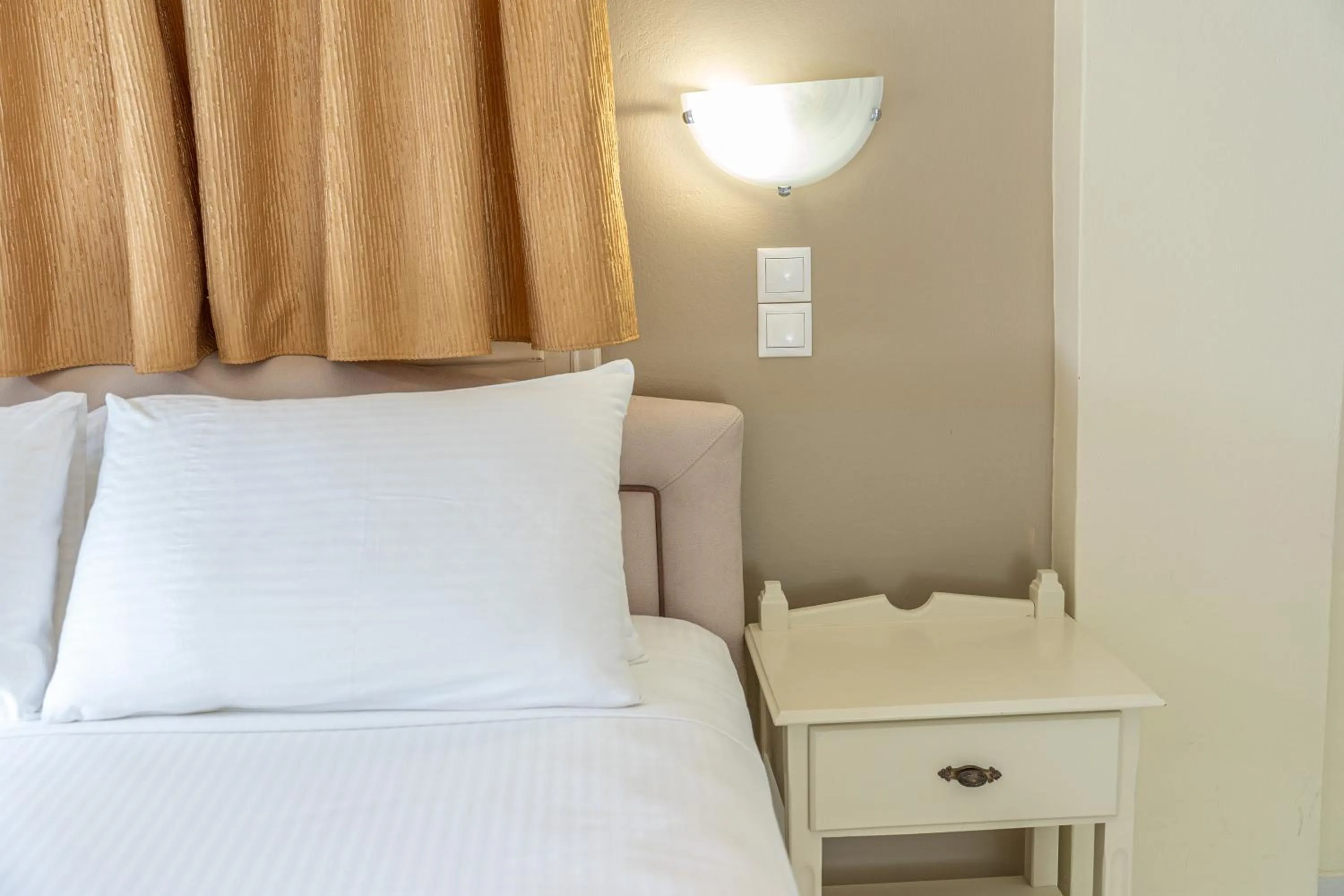 Bed in Panoramic Sunset