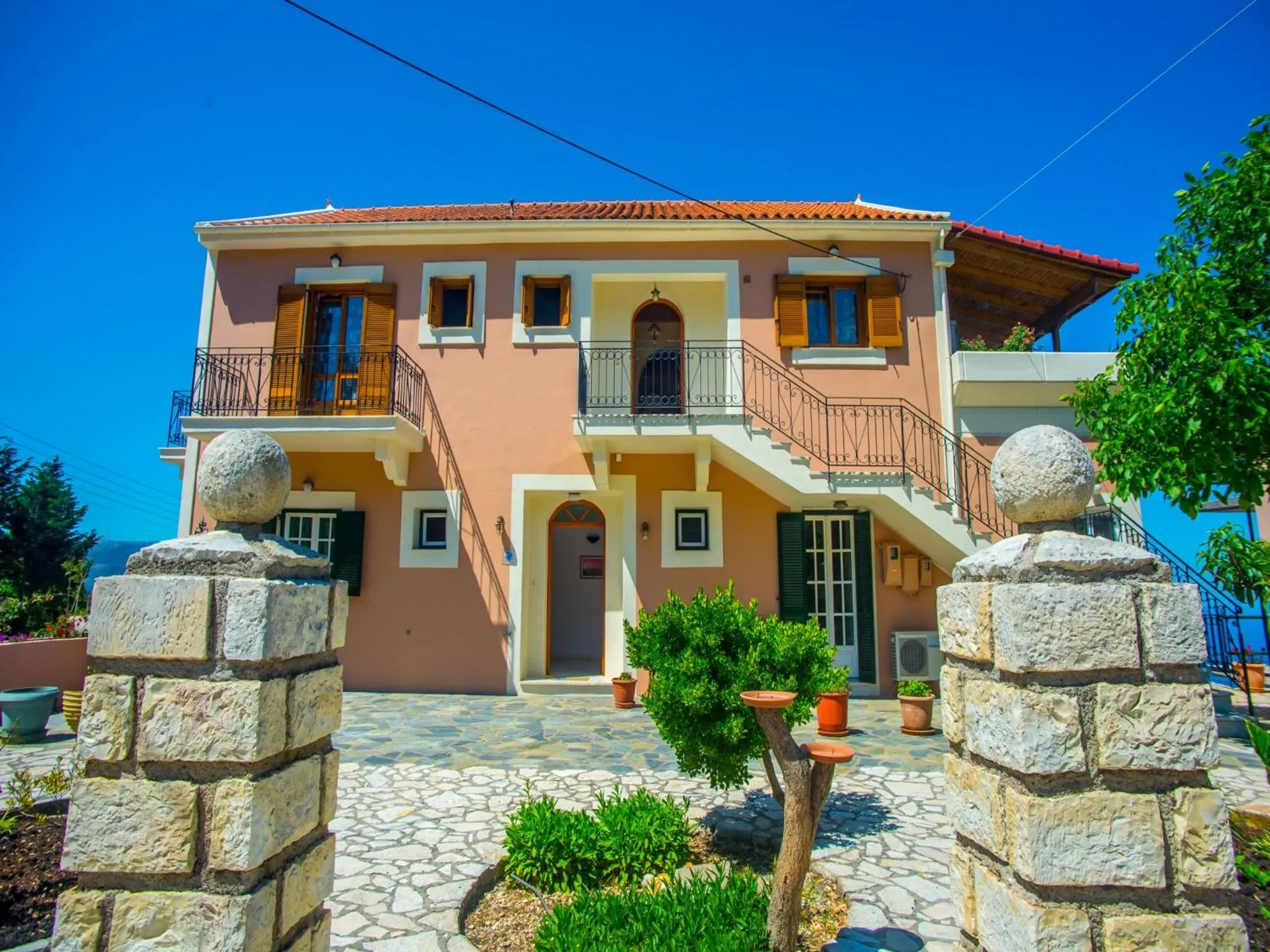 Property building in Panoramic Sunset