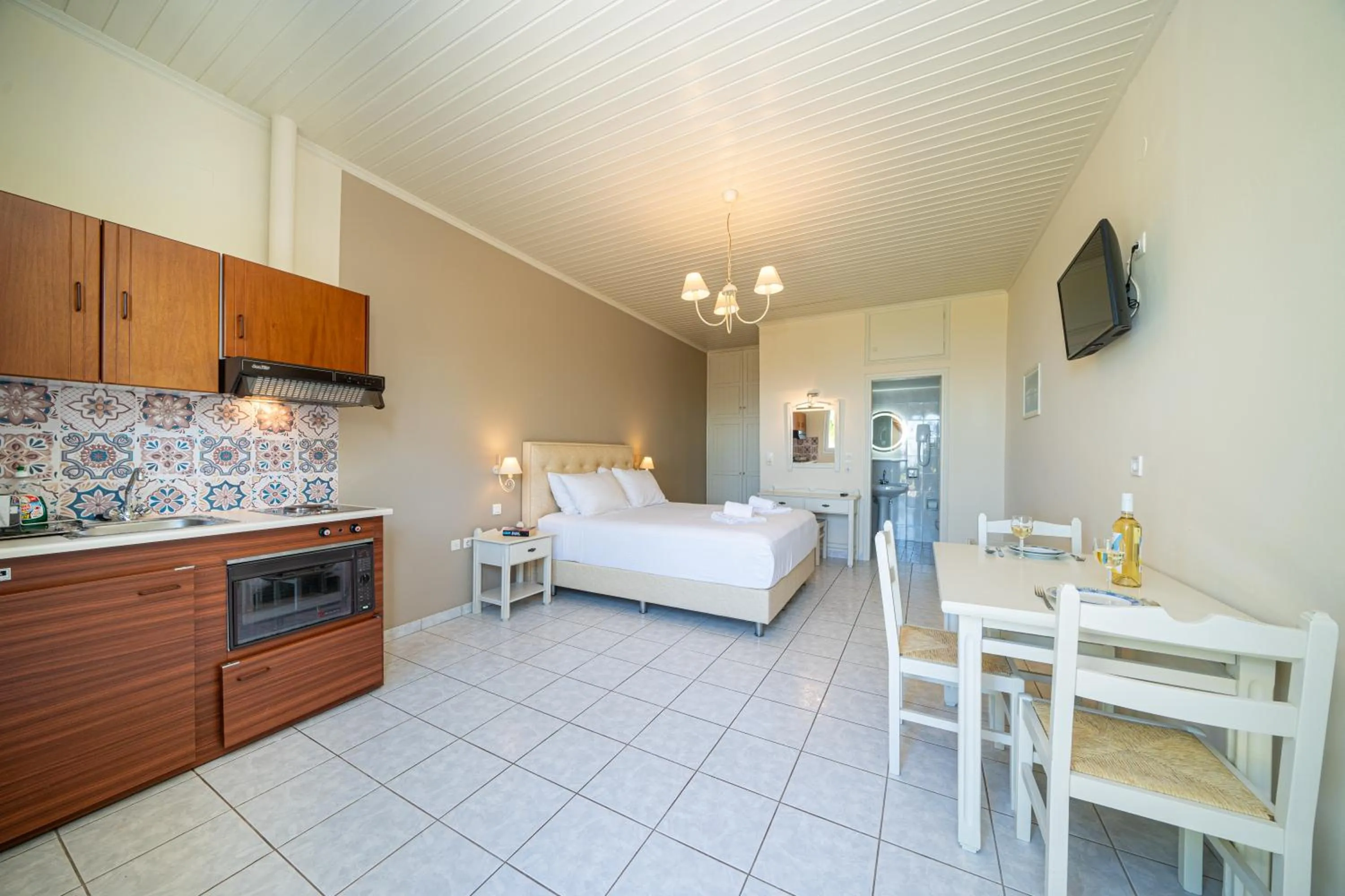 Photo of the whole room in Panoramic Sunset