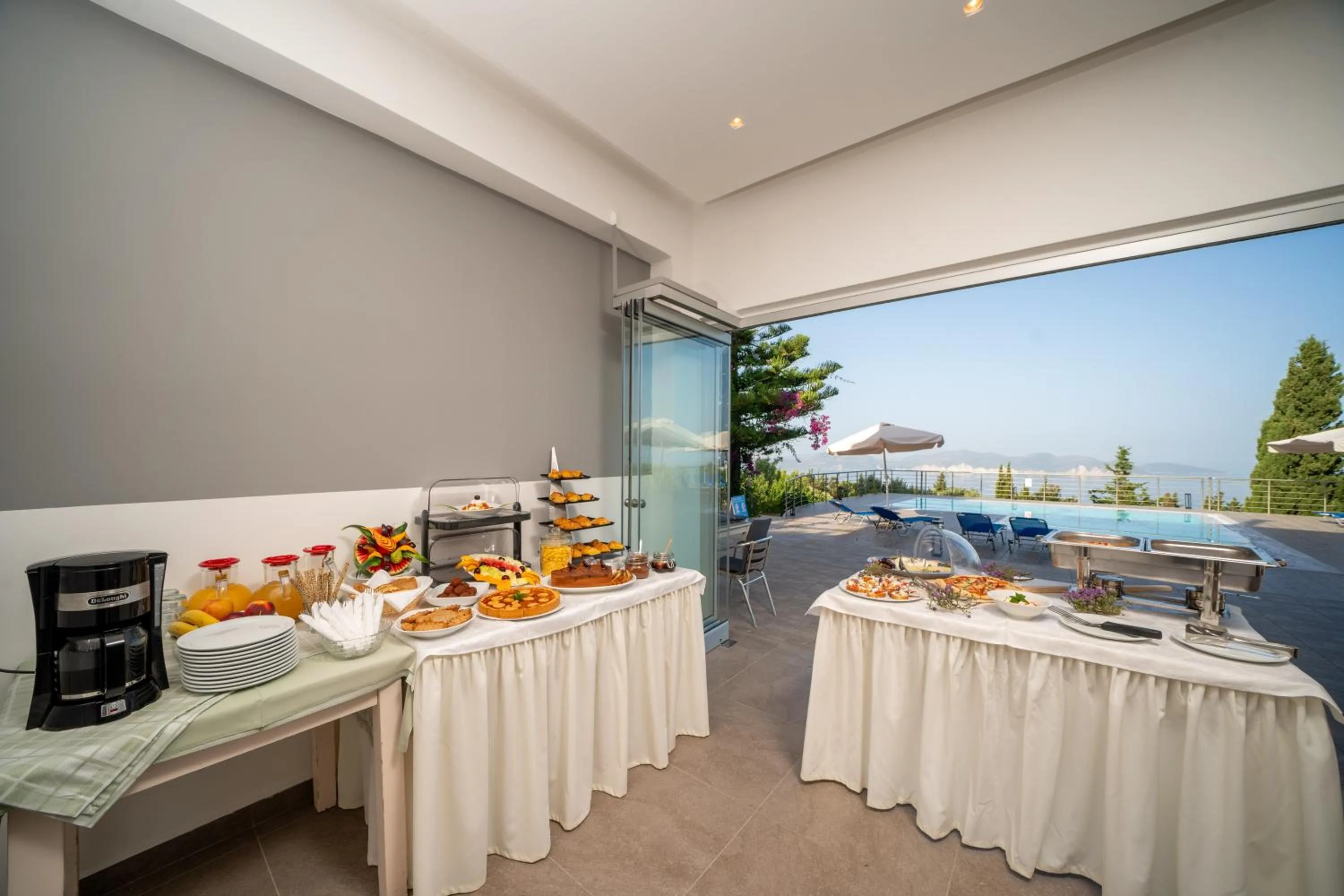 Buffet breakfast in Panoramic Sunset