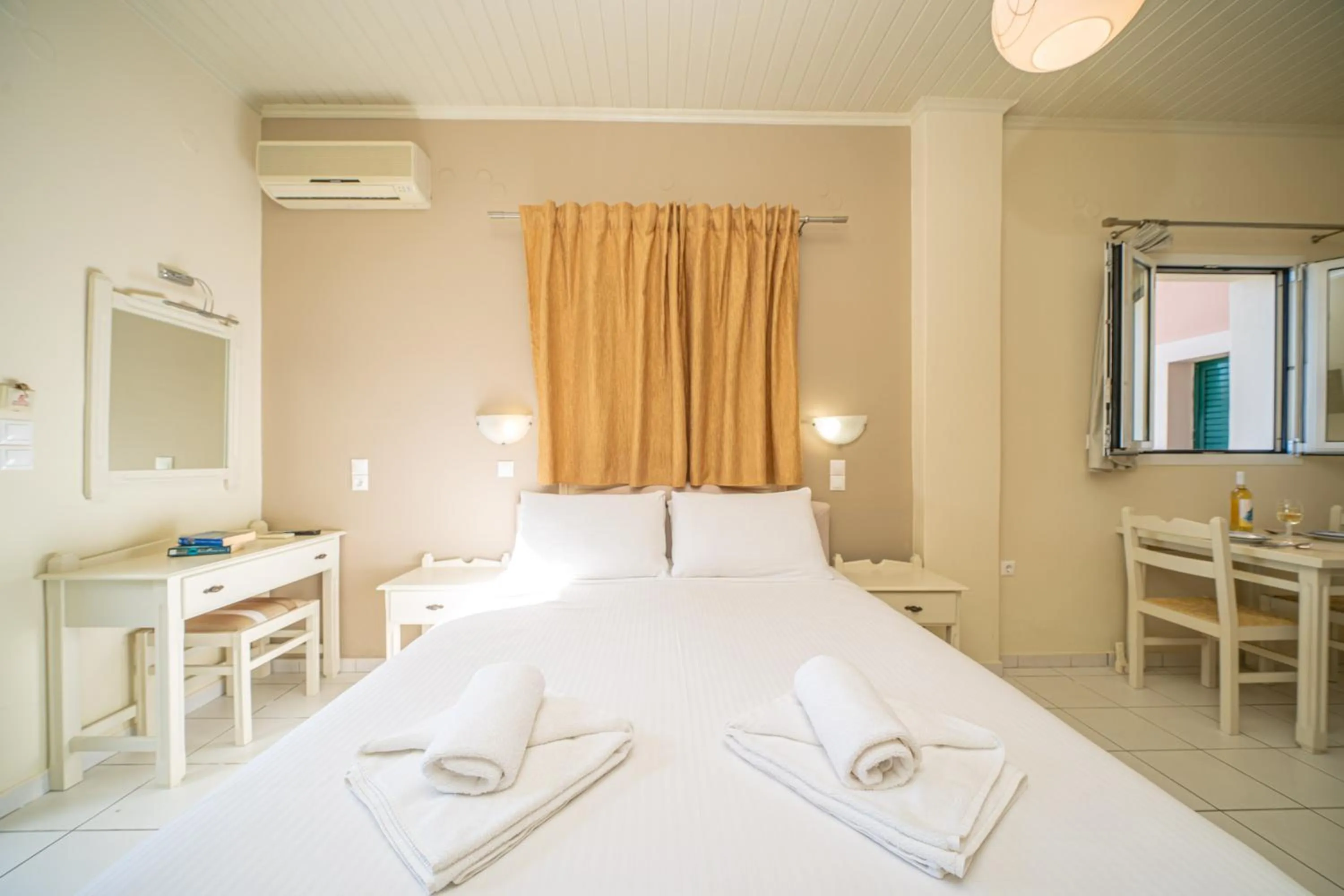 Bedroom in Panoramic Sunset