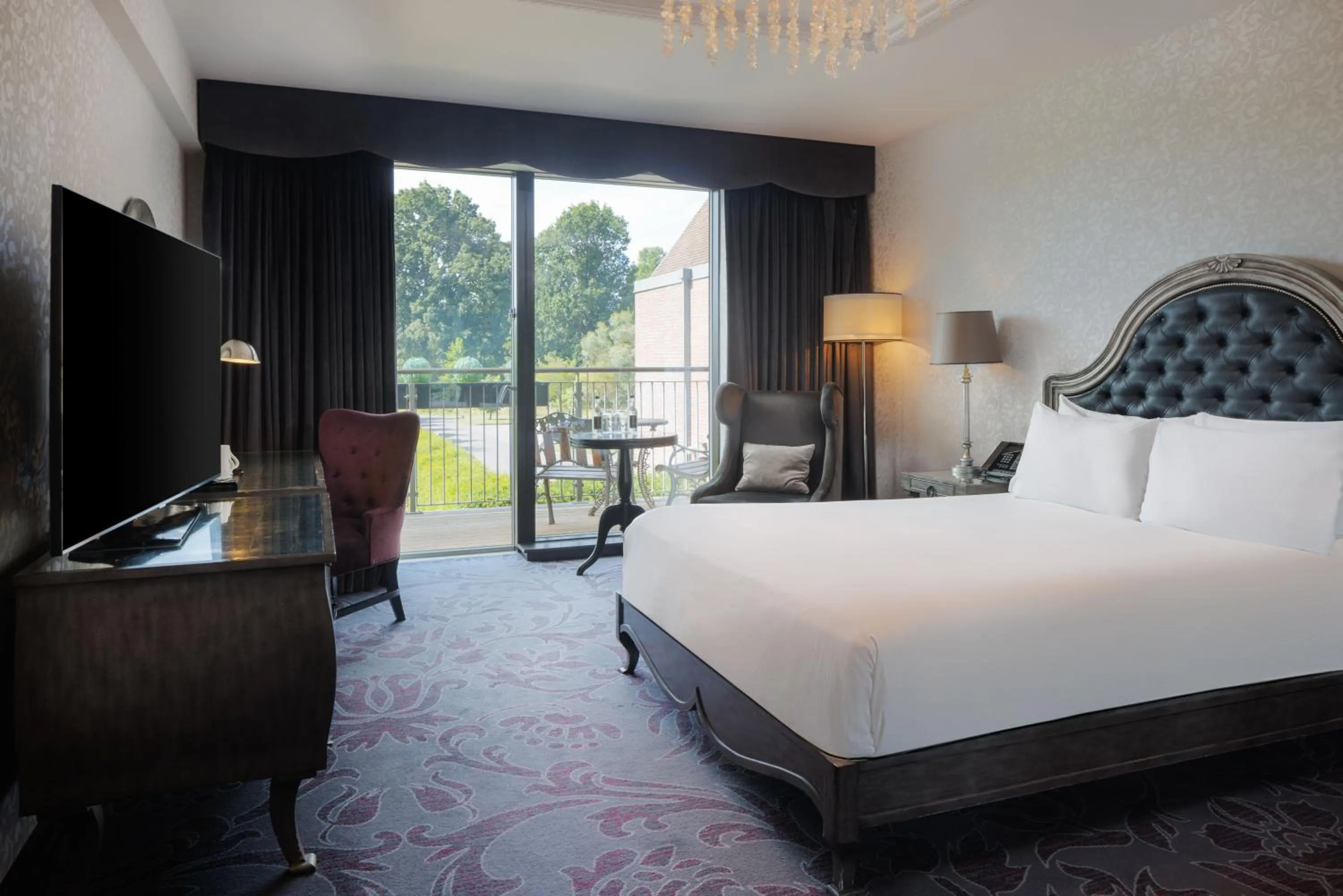 Bedroom, Bed in Hilton London Syon Park