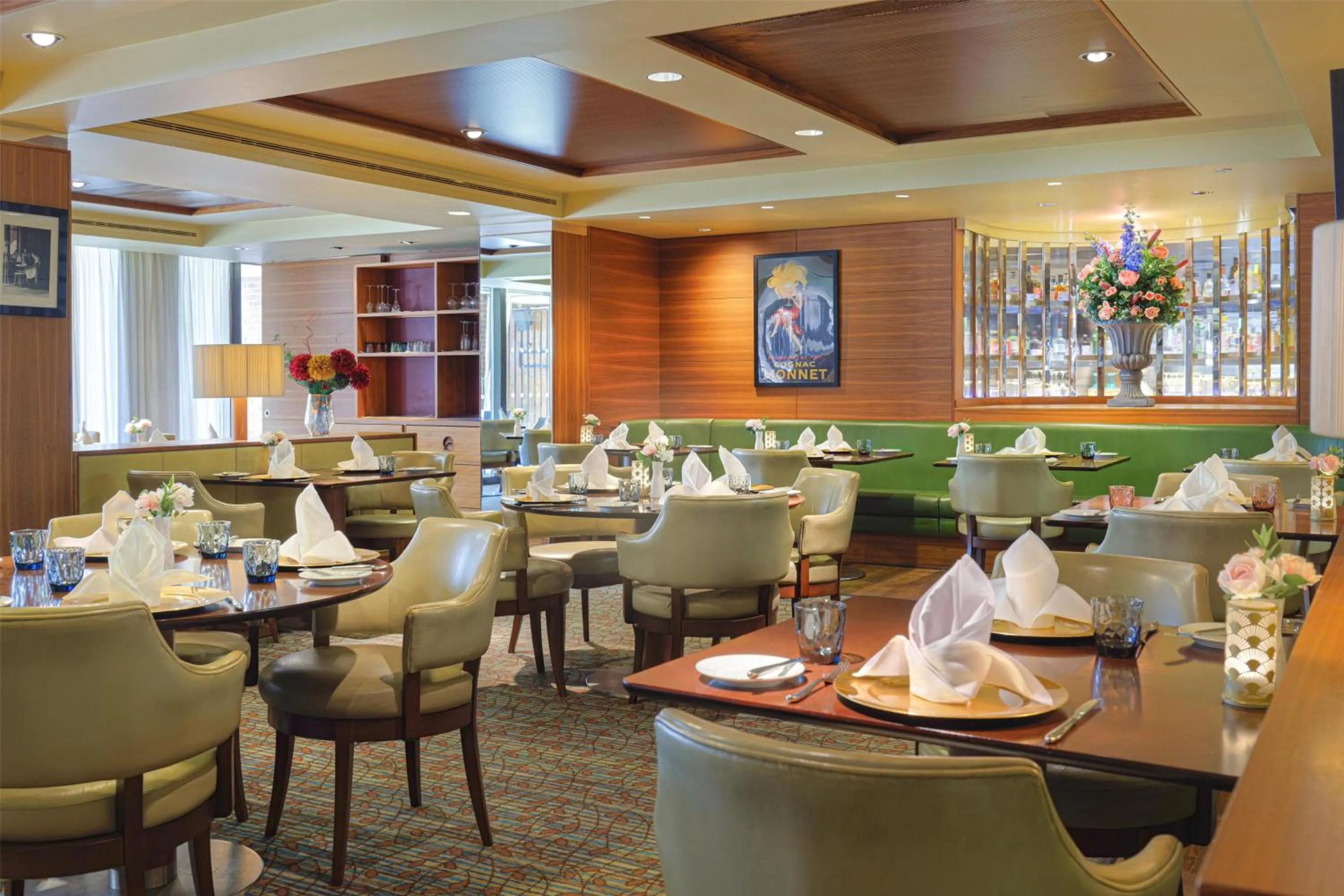 Restaurant/places to eat in Hilton London Syon Park