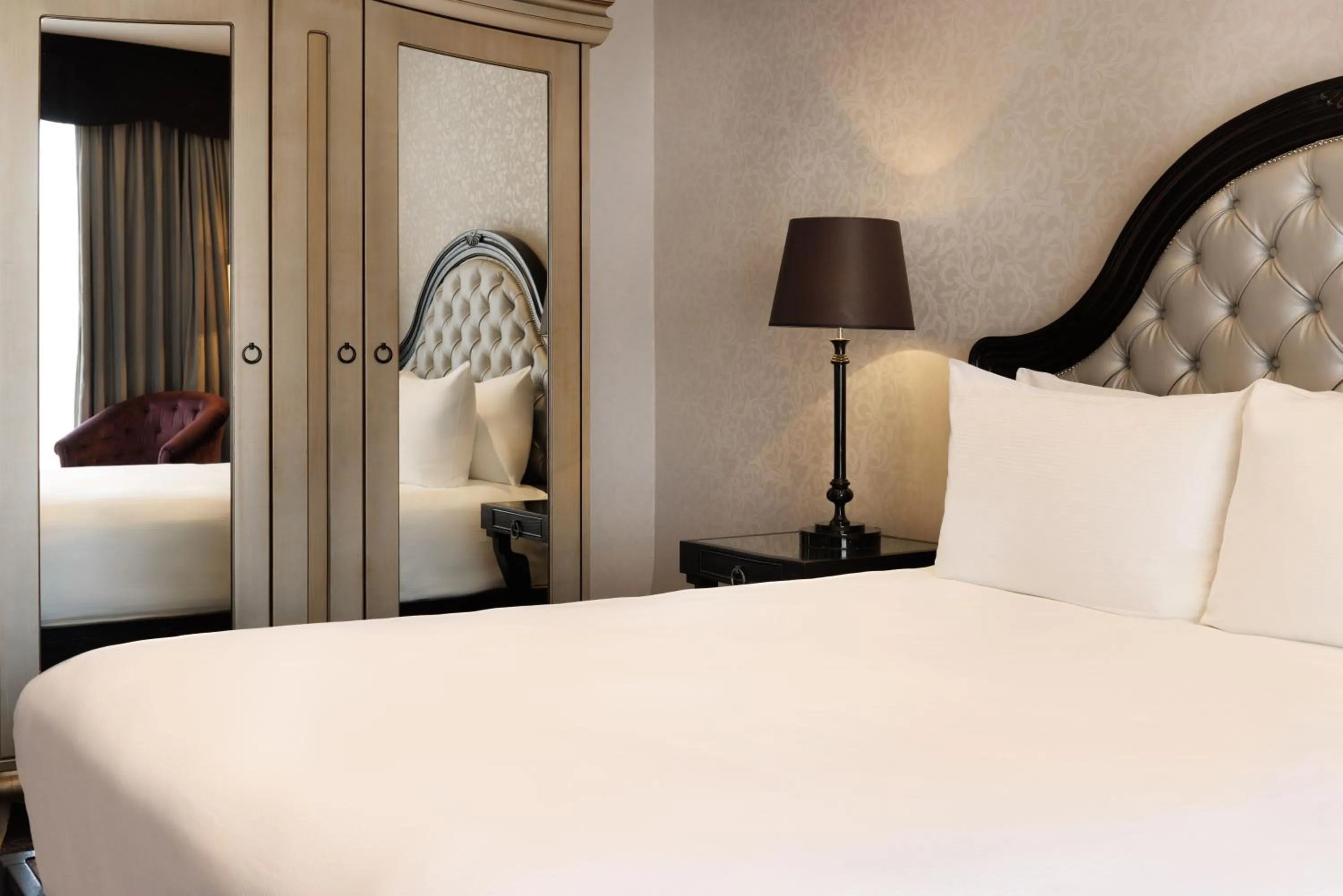 Bedroom, Bed in Hilton London Syon Park