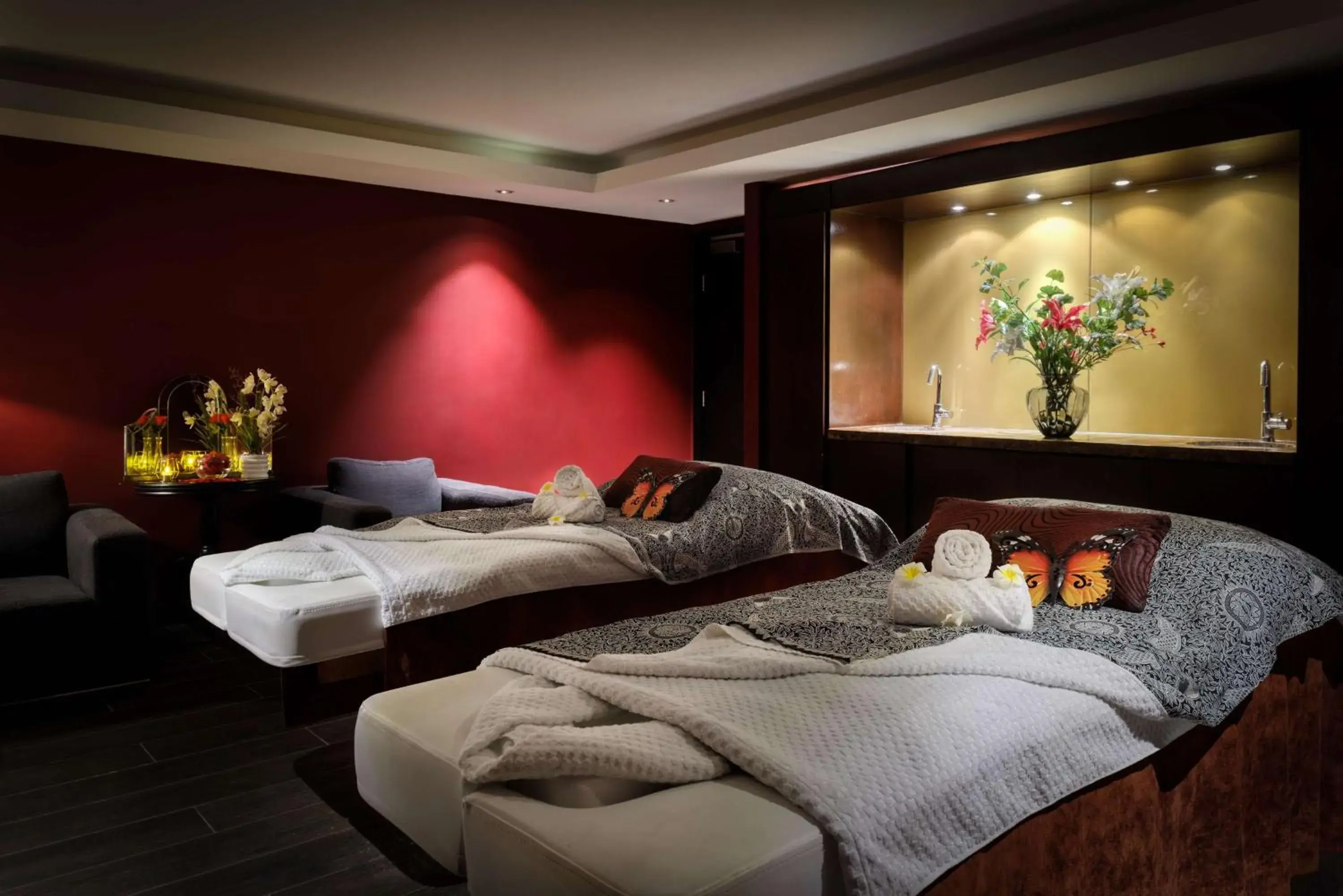 Spa and wellness centre/facilities, Bed in Hilton London Syon Park Spa and wellness centre/facilities, Bed in Hilton London Syon Park