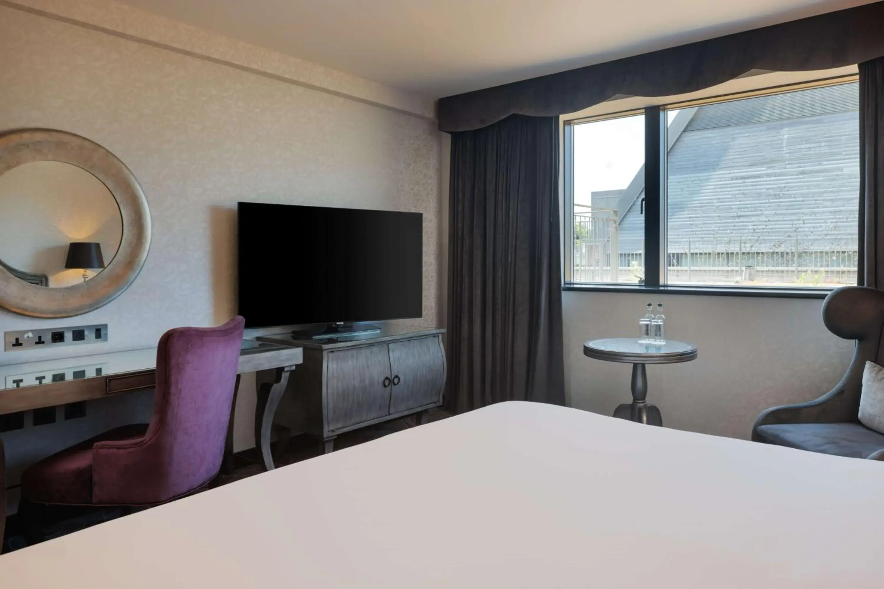 Bedroom, Bed in Hilton London Syon Park Bedroom, Bed in Hilton London Syon Park