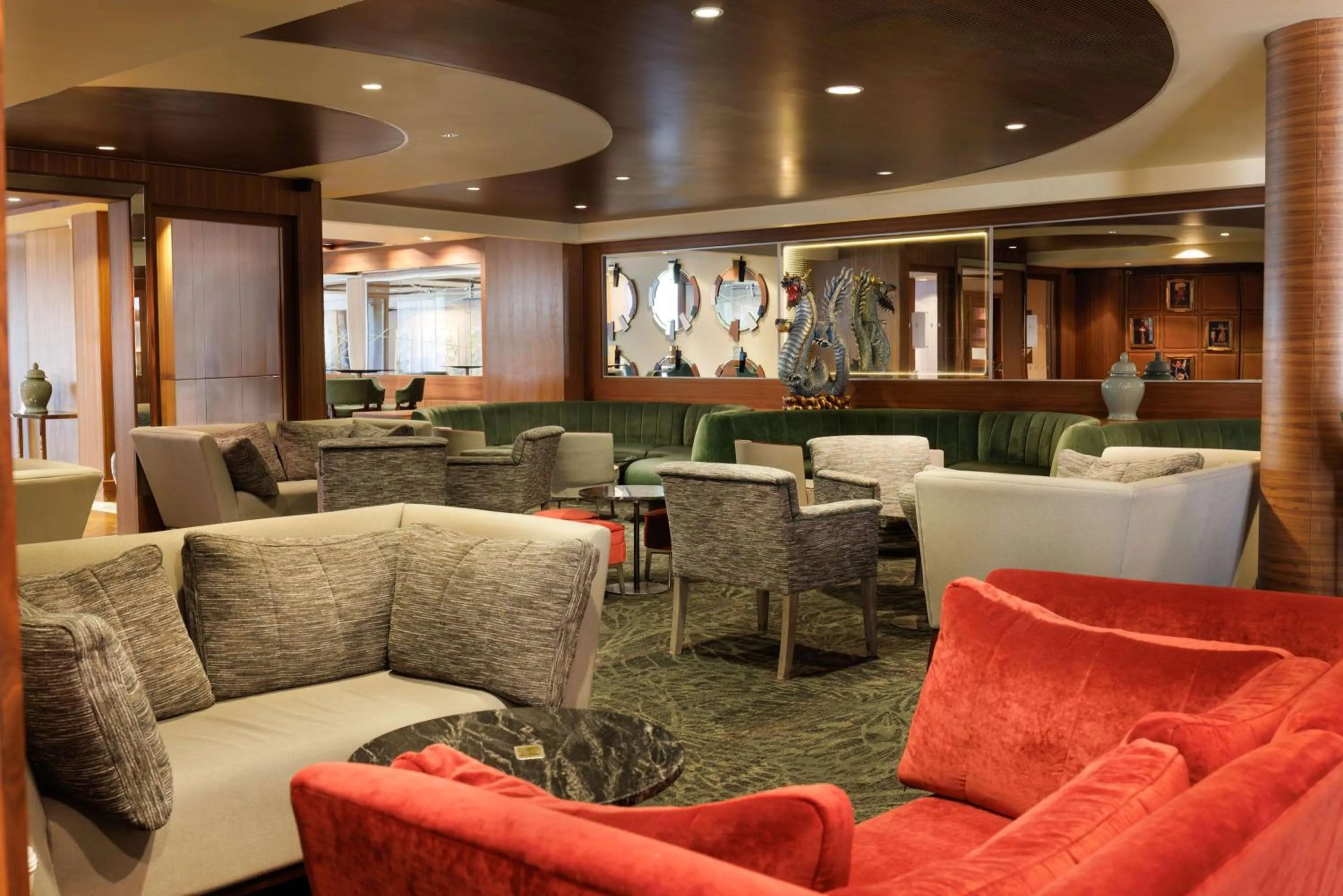 Lounge or bar in Hilton London Syon Park