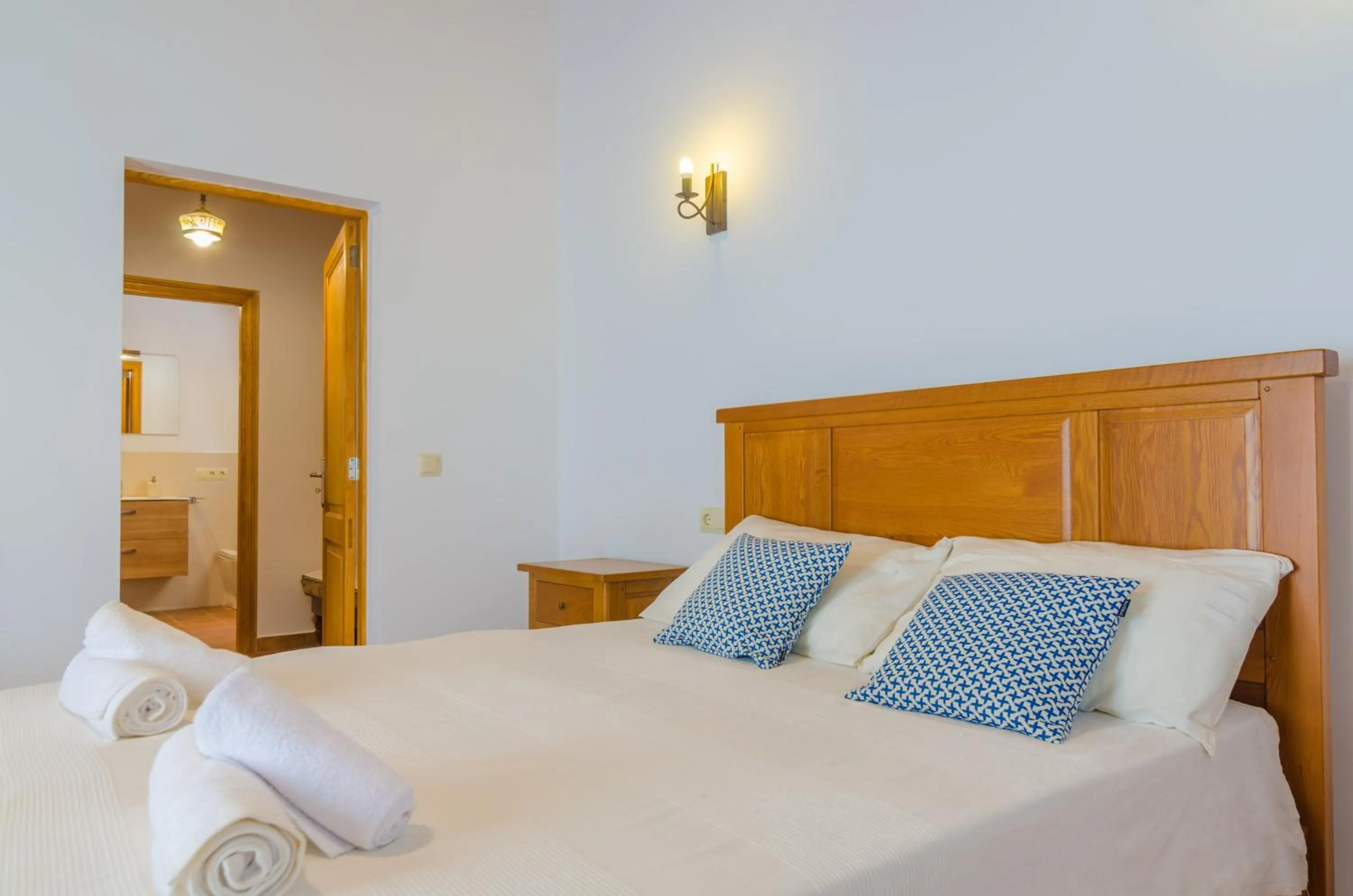 Bedroom, Bed in Son Mora