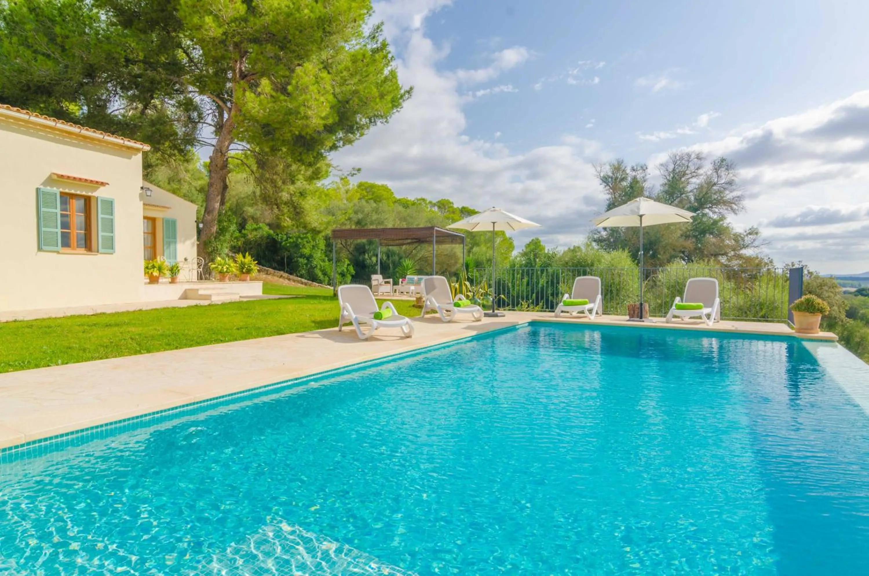 Swimming pool in Son Mora