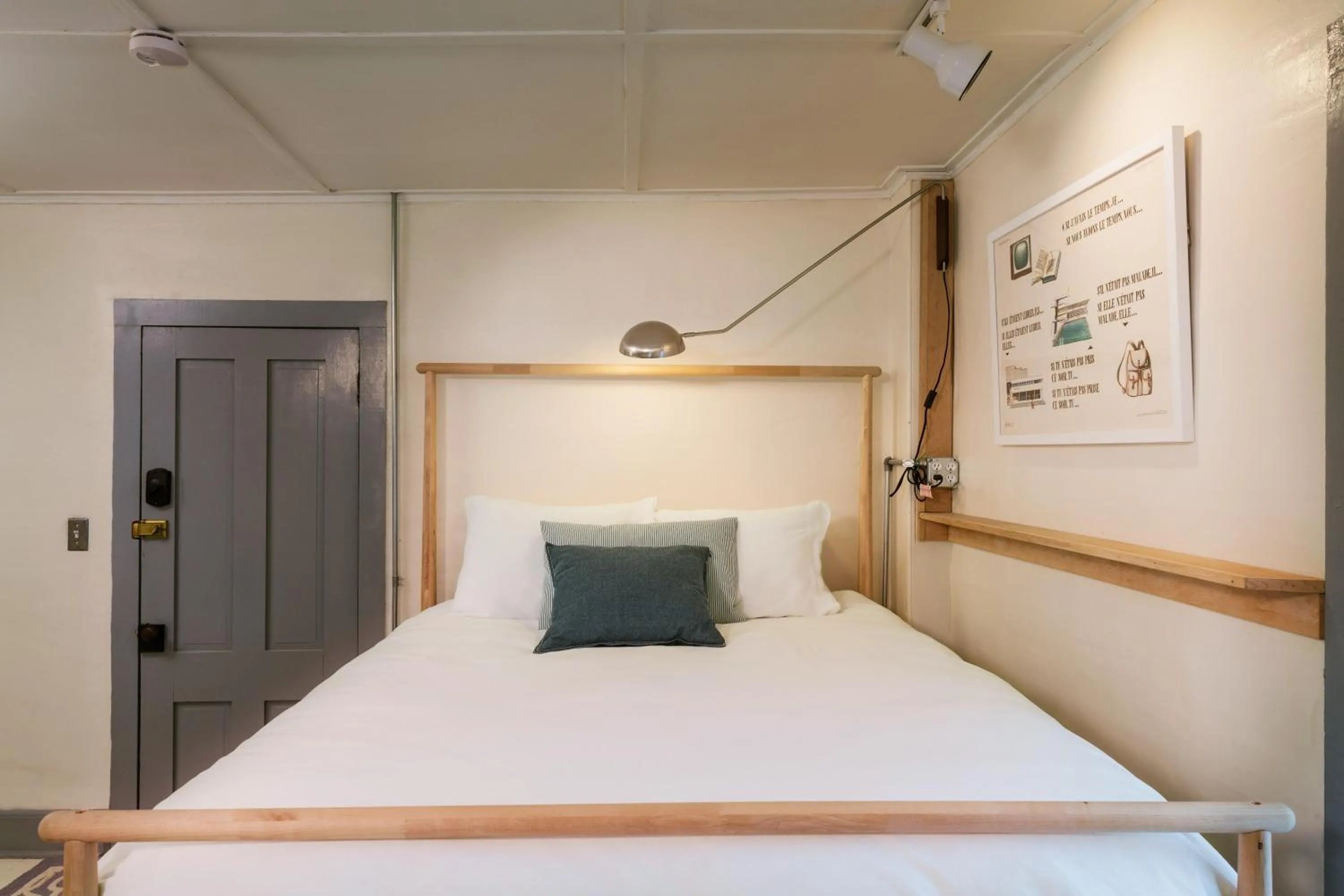 Bed in The Deers Head Inn Tavern