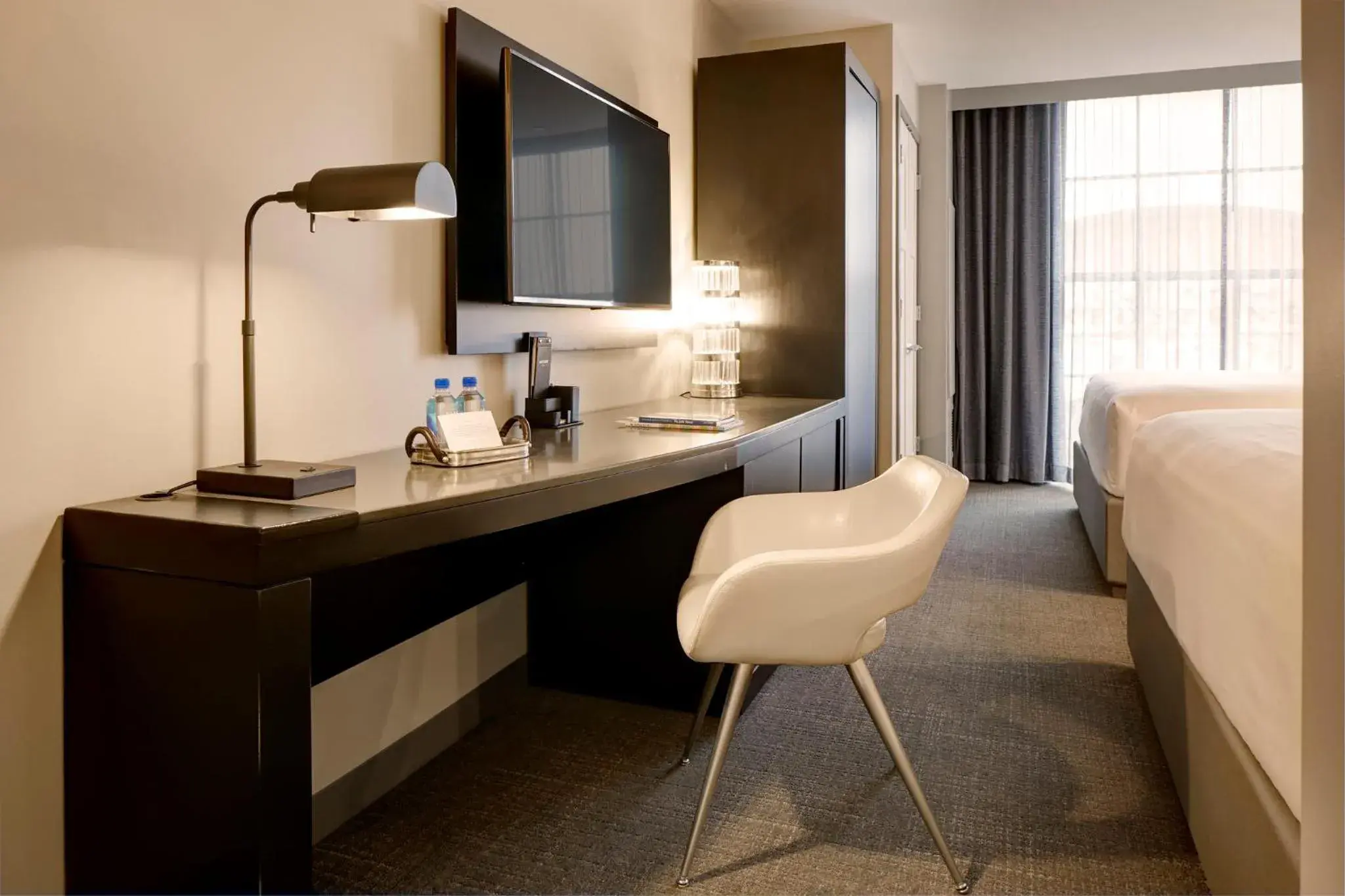 Double King Mobility-Accessible Guest Room With Tub in Archer Hotel Florham Park Double King Mobility-Accessible Guest Room With Tub in Archer Hotel Florham Park