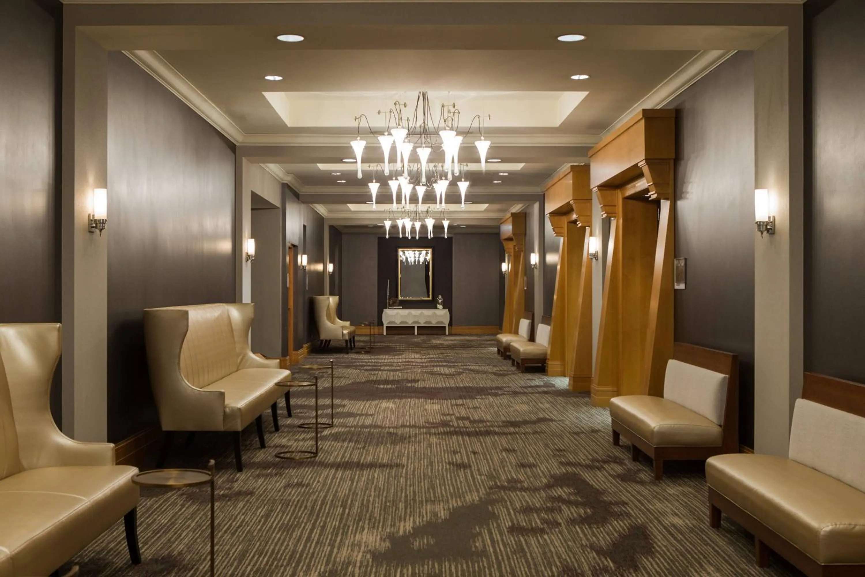 Meeting/conference room in Renaissance Chicago O'Hare Suites Hotel