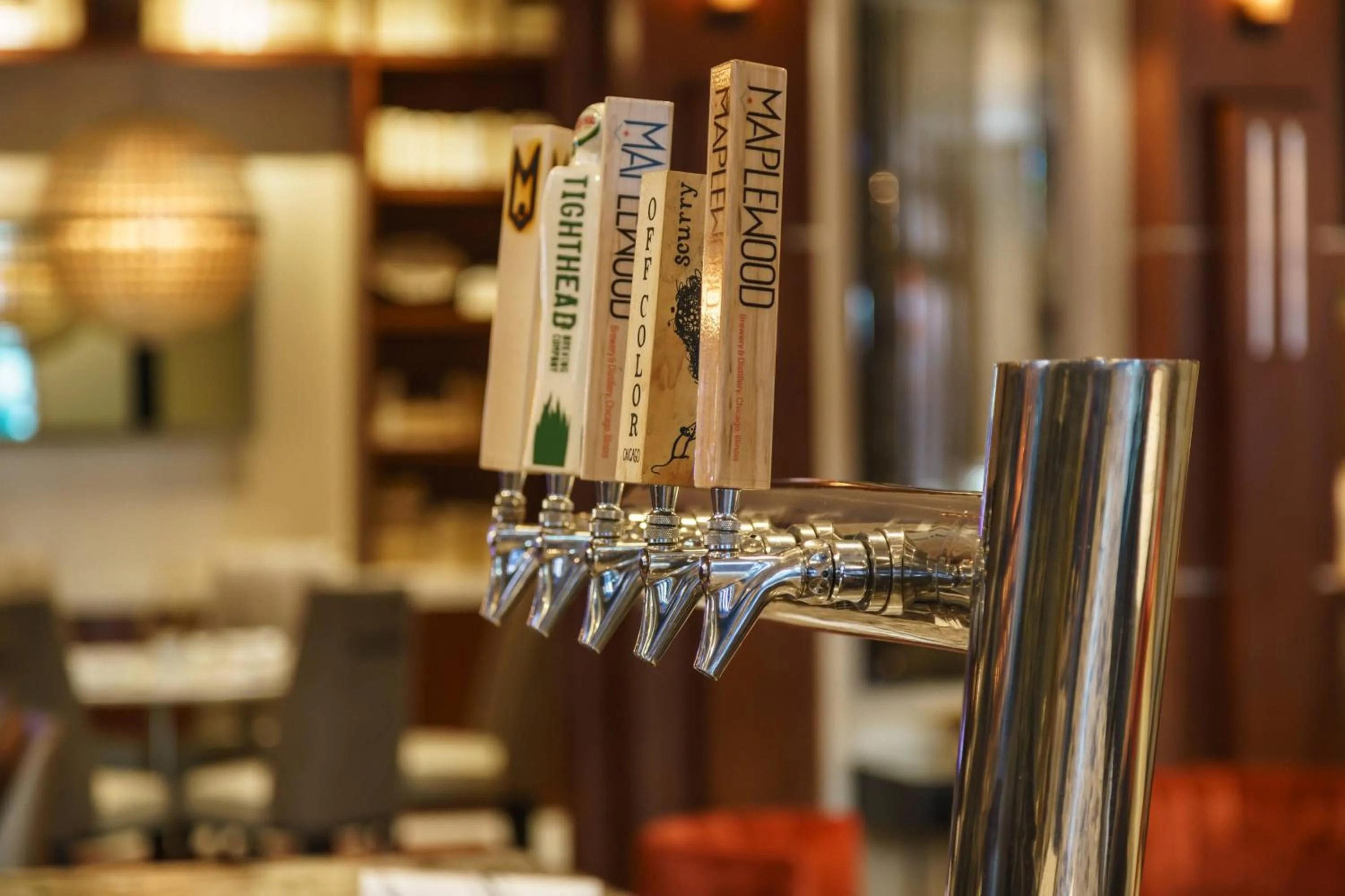 Restaurant/places to eat in Courtyard Chicago Downtown/Magnificent Mile