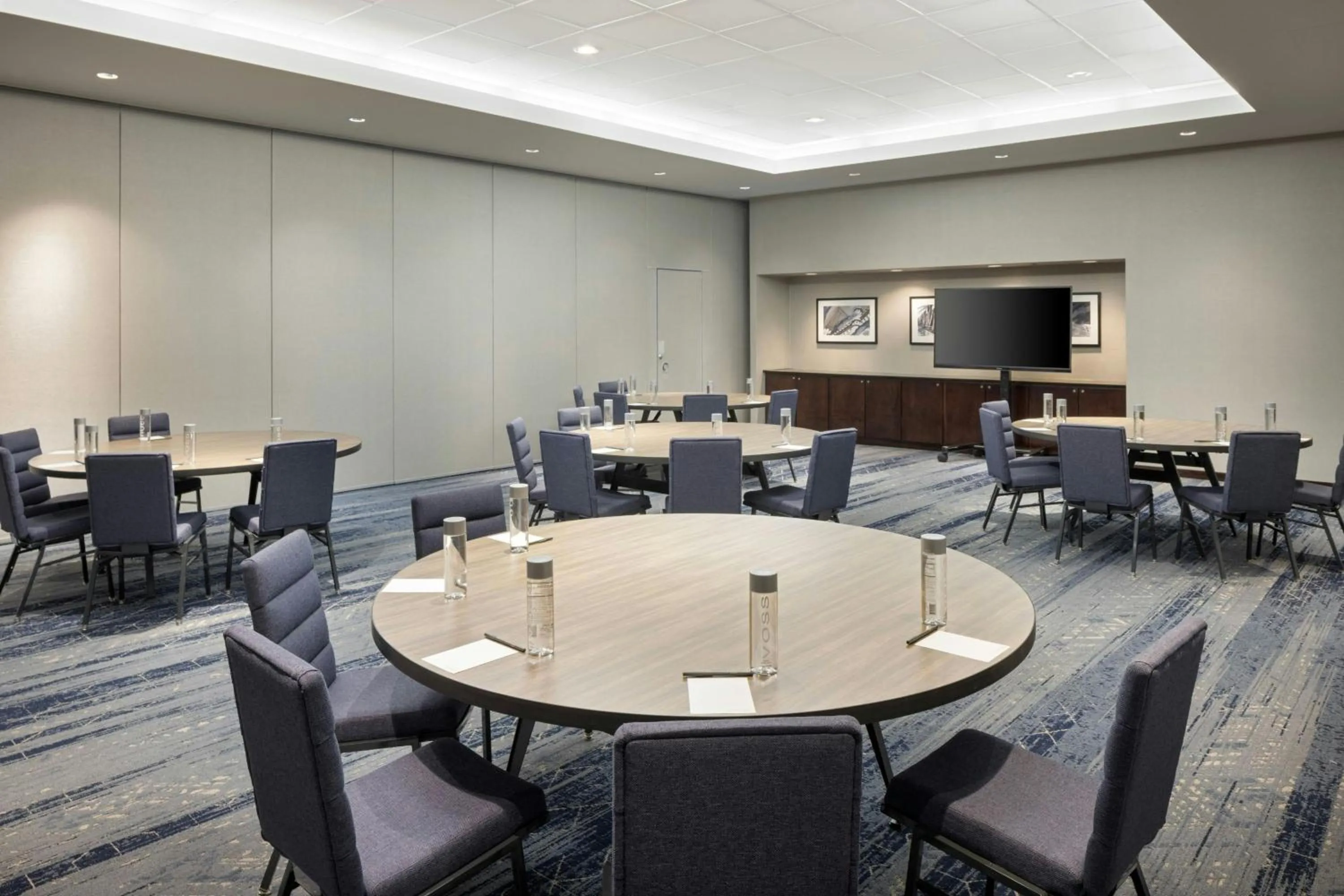 Meeting/conference room in Courtyard Chicago Downtown/Magnificent Mile