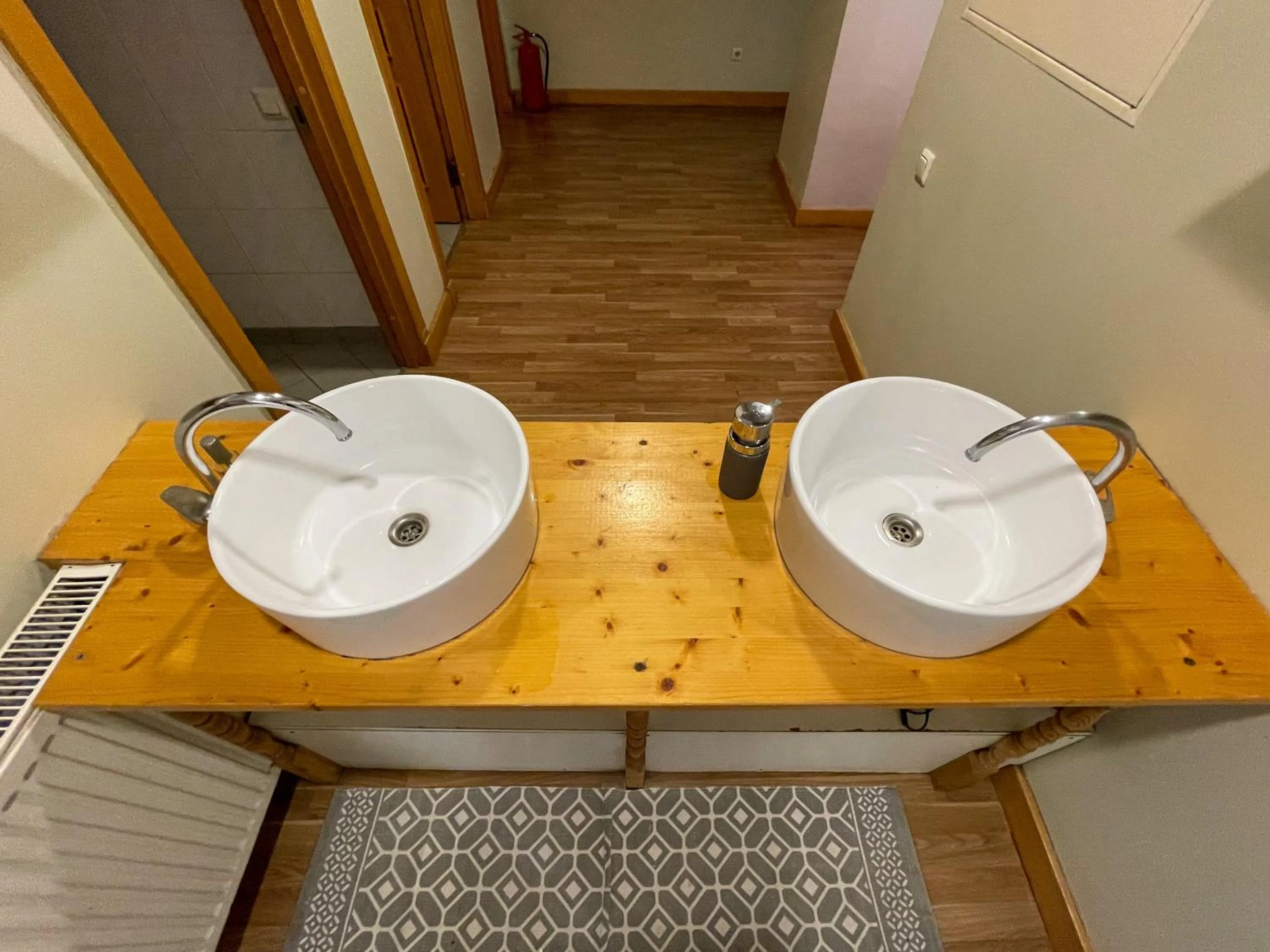 Bathroom in Cinnamon Sally Backpackers Hostel