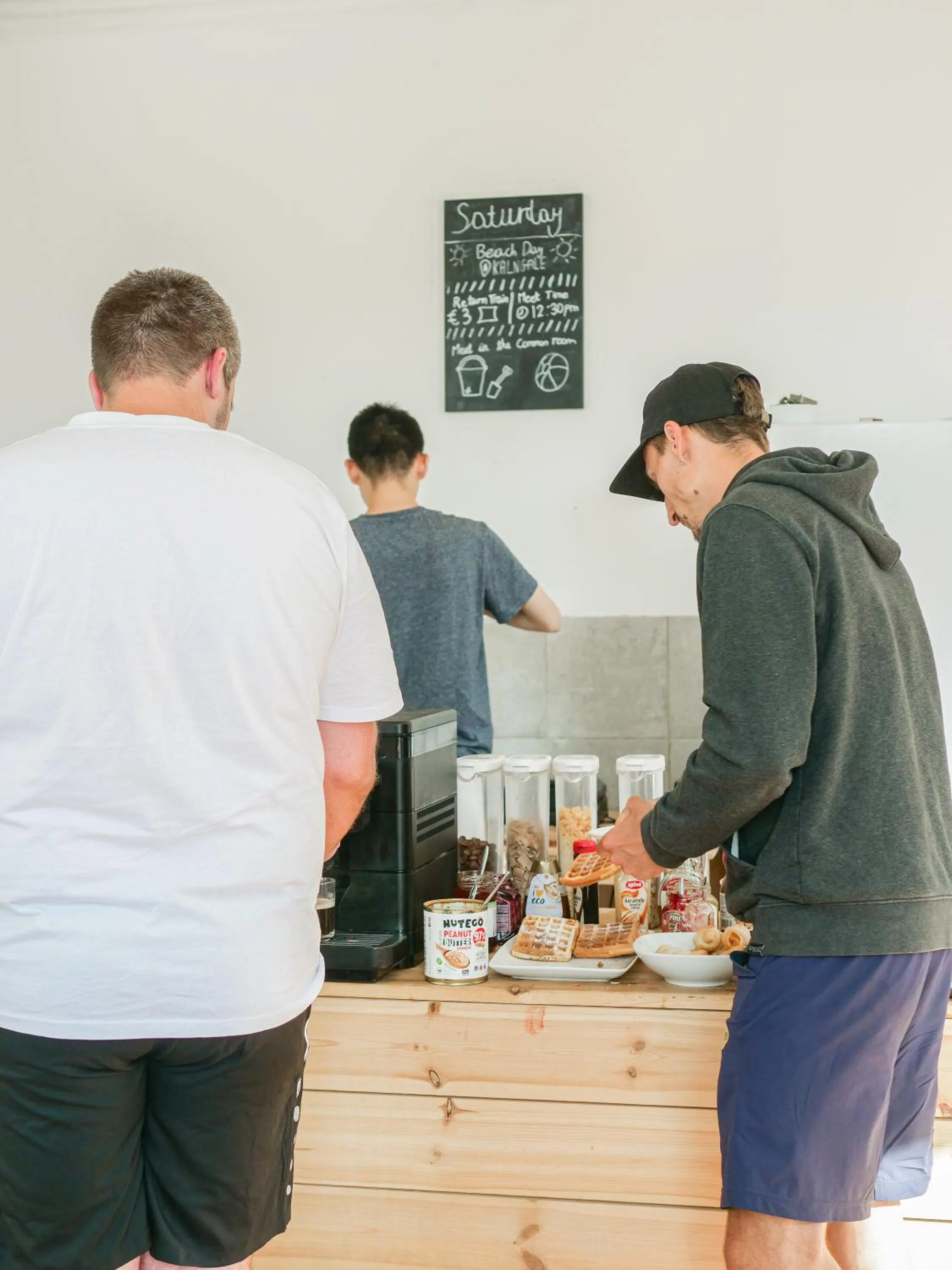 Breakfast in Cinnamon Sally Backpackers Hostel