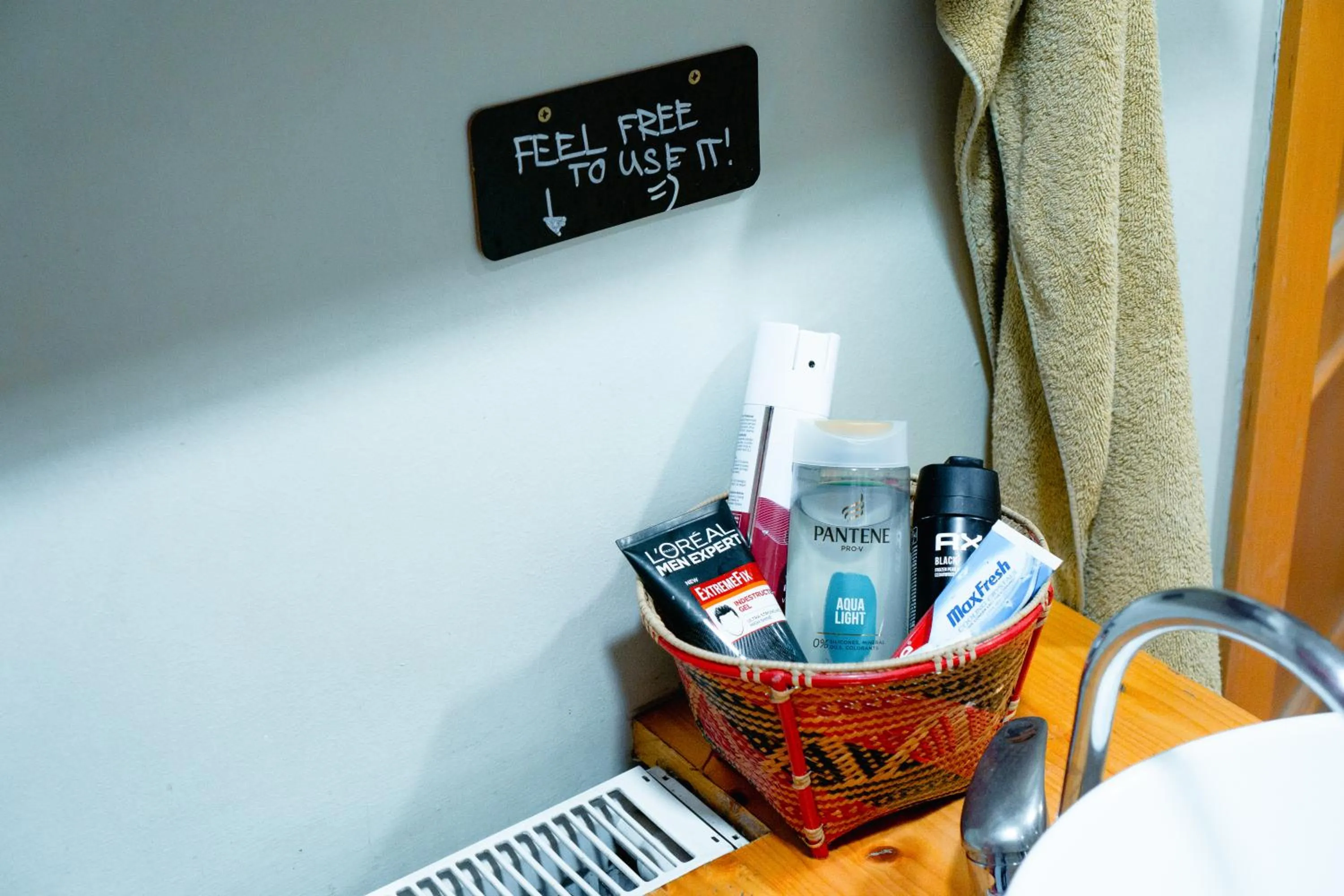 Bathroom in Cinnamon Sally Backpackers Hostel