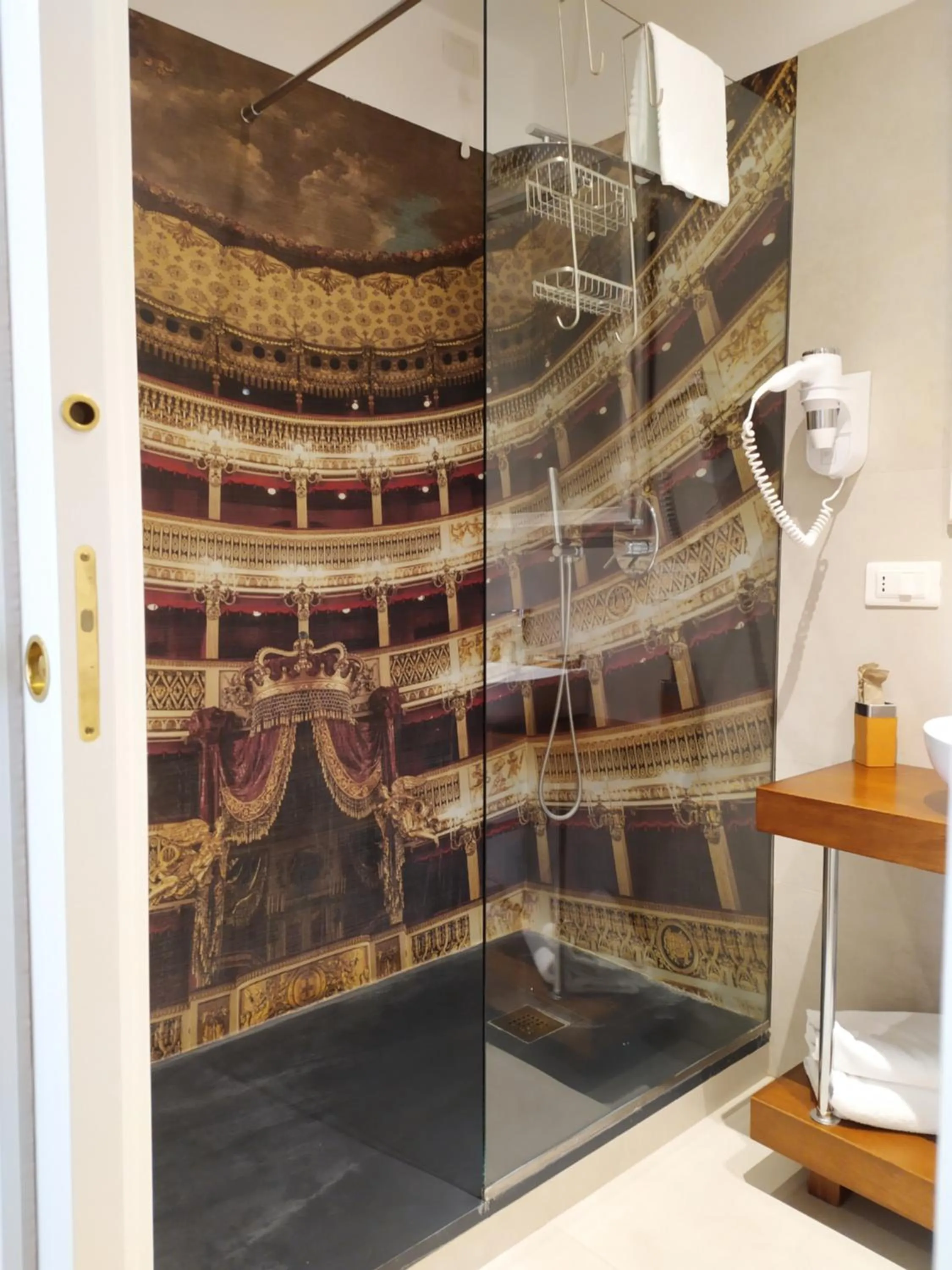 Shower in City Soul B&B