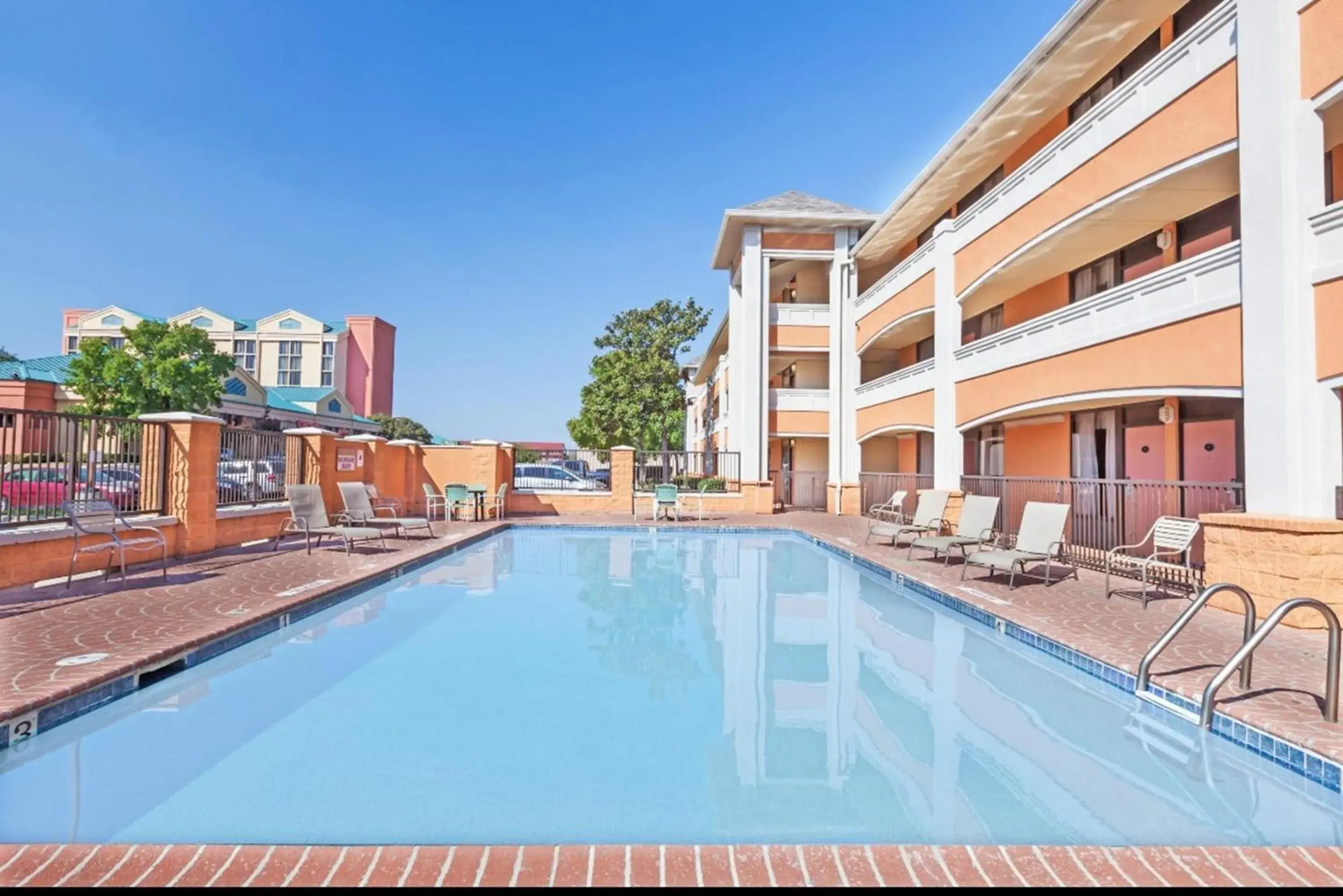 Pool view in SureStay by Best Western Irving Grapevine DFW North Pool view in SureStay by Best Western Irving Grapevine DFW North