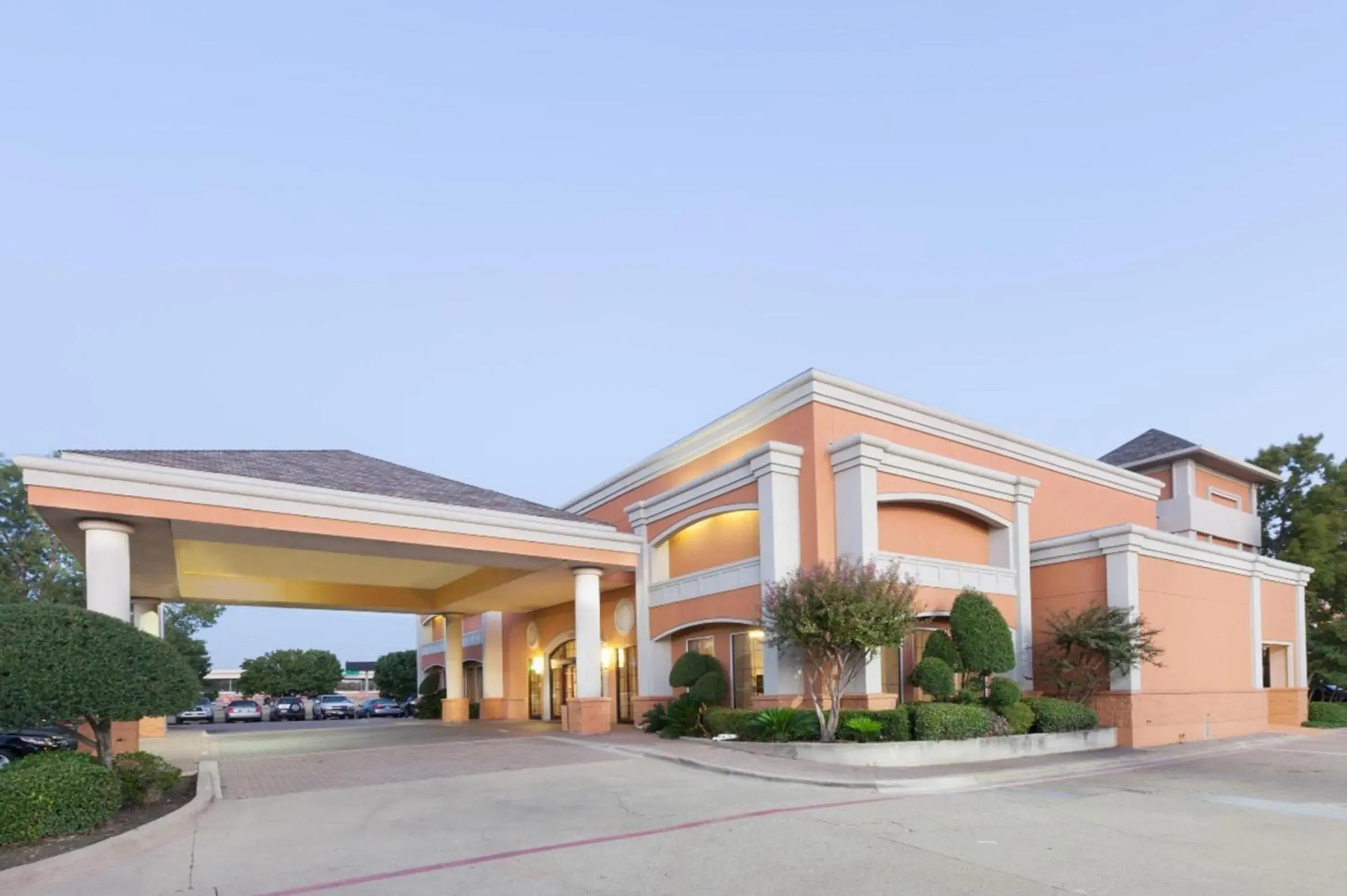 Property building in SureStay by Best Western Irving Grapevine DFW North Property building in SureStay by Best Western Irving Grapevine DFW North