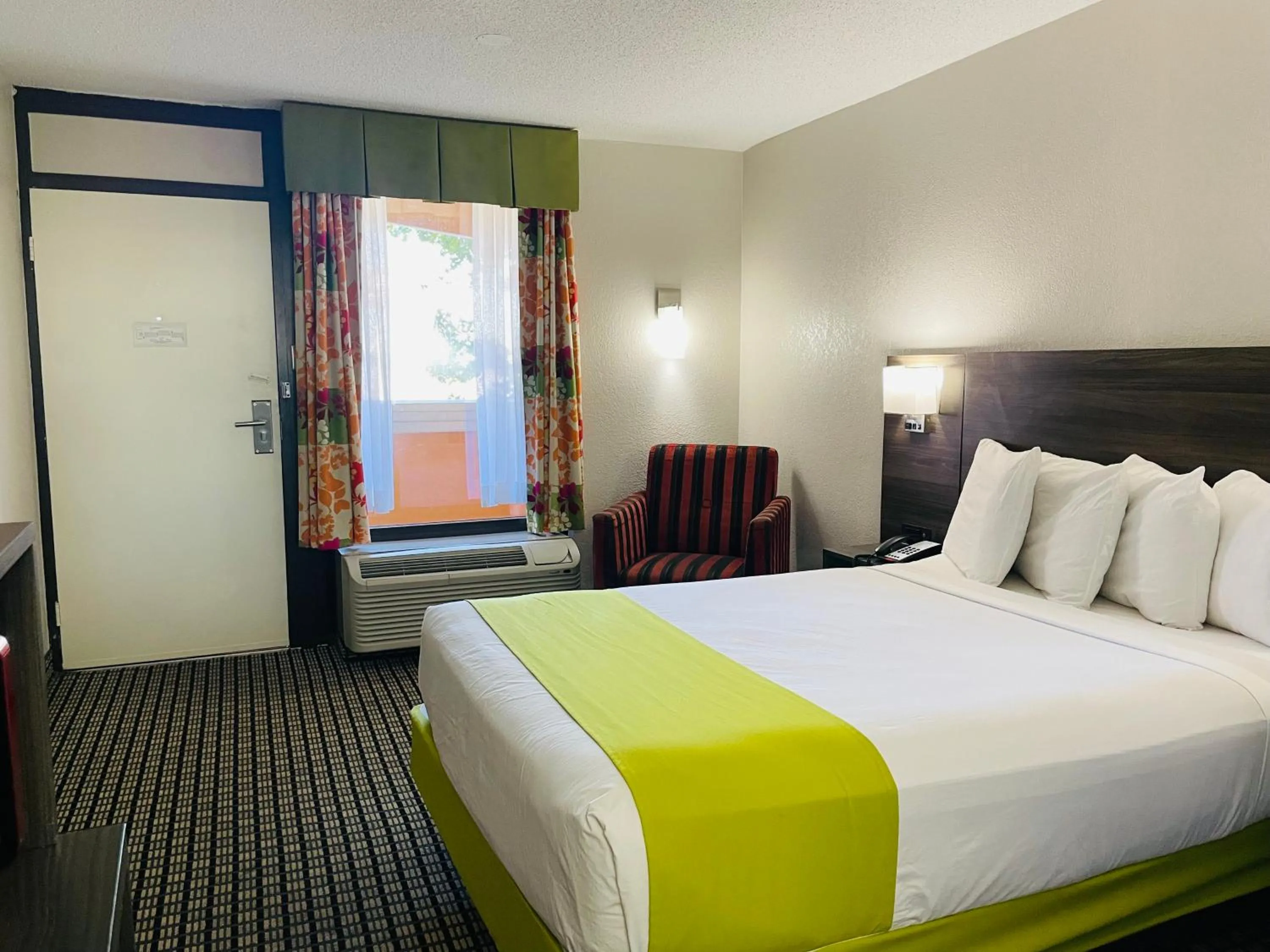 Bed in Days Inn by Wyndham Irving Grapevine DFW Airport North