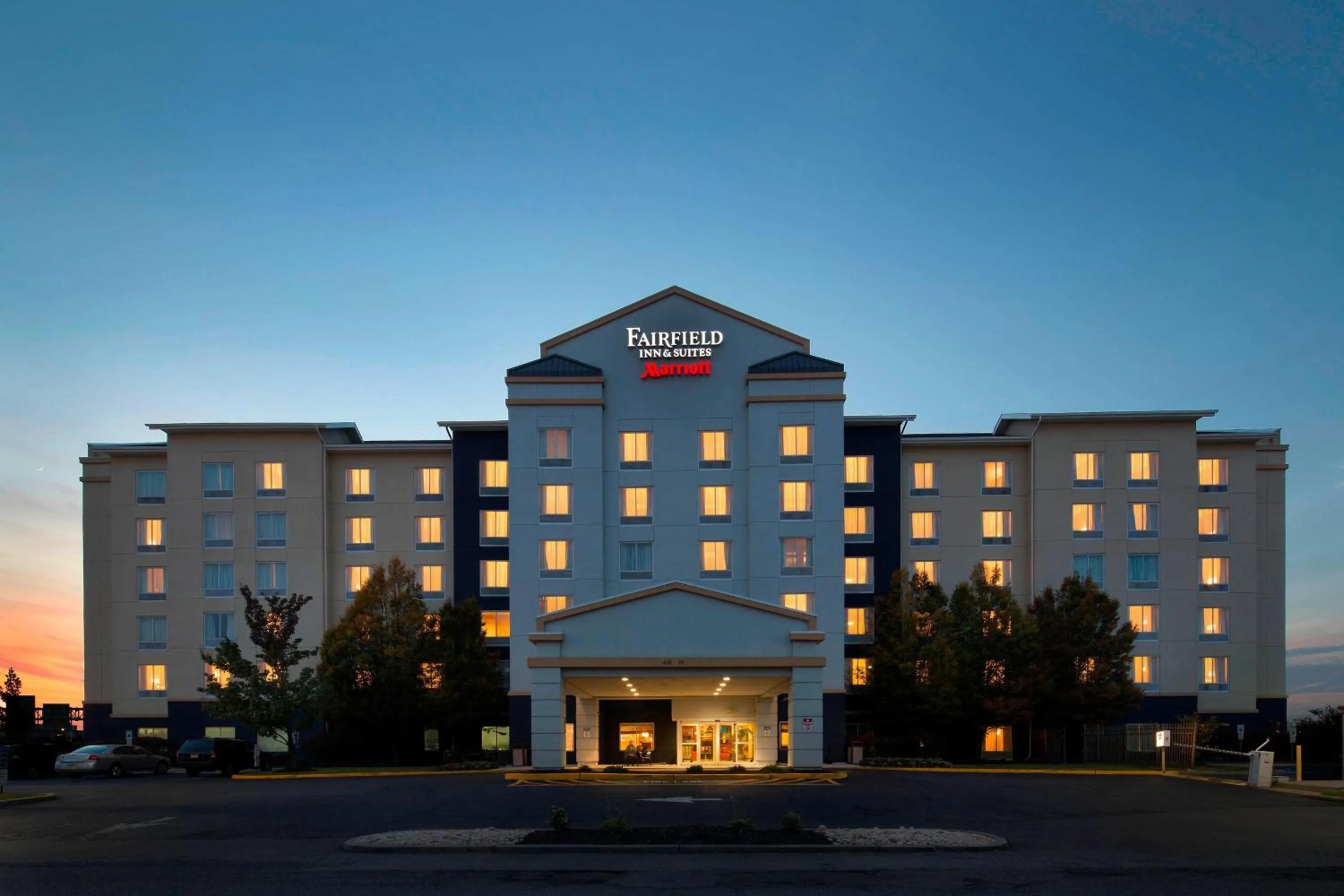 Property building in Fairfield Inn & Suites by Marriott Newark Liberty International Airport