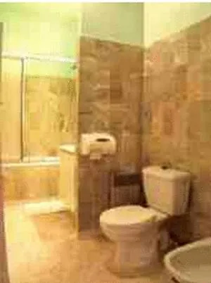 Bathroom in Le Central