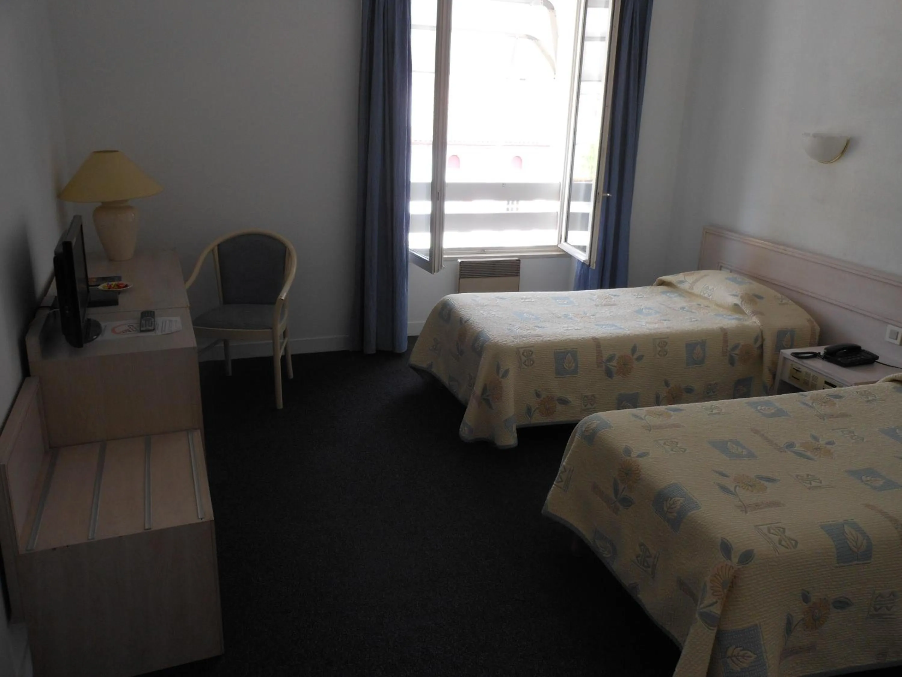 Bedroom, Bed in Le Central