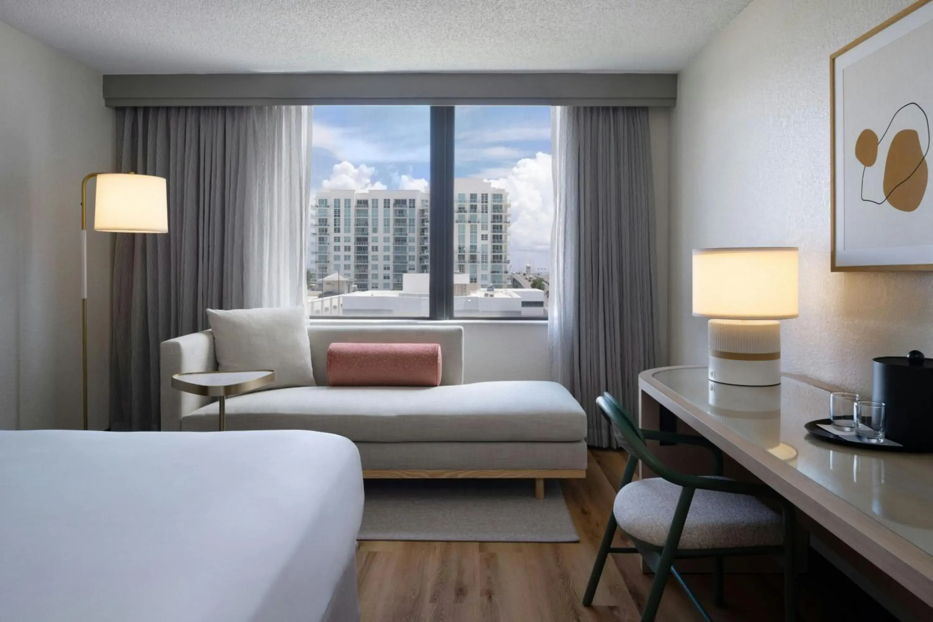 King Room with Adapted Tub - Mobility Accessible in Renaissance Fort Lauderdale Cruise Port Hotel King Room with Adapted Tub - Mobility Accessible in Renaissance Fort Lauderdale Cruise Port Hotel