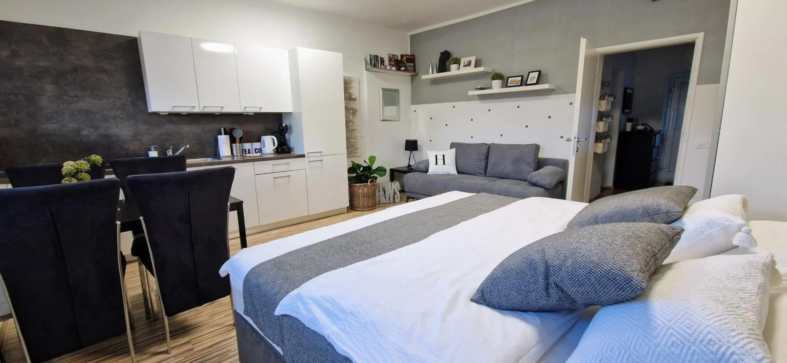 Bed in Apartment Mario