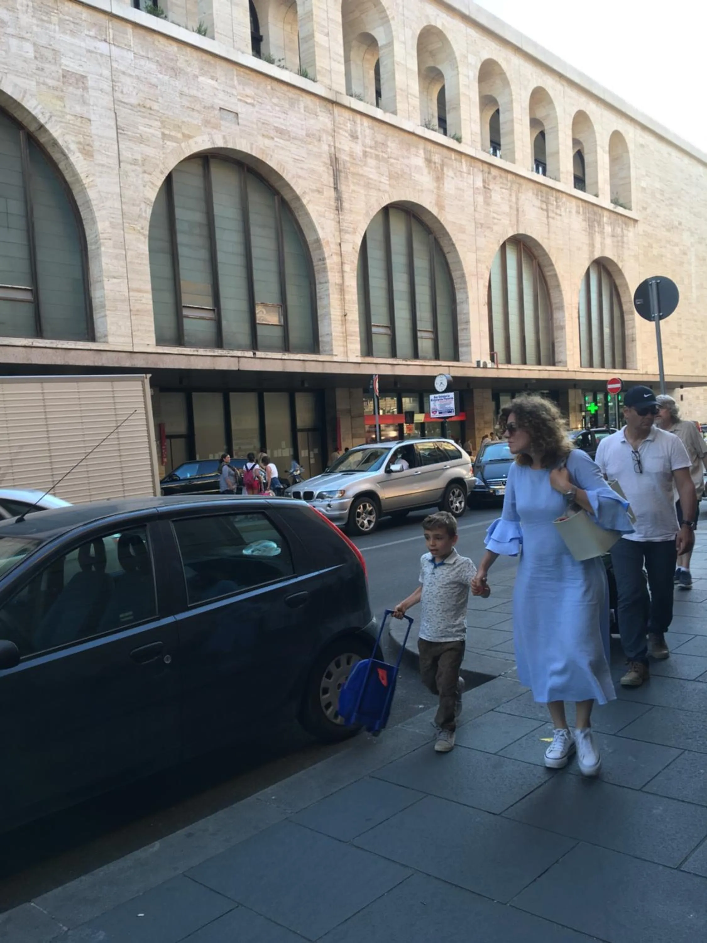 People in Hi Termini