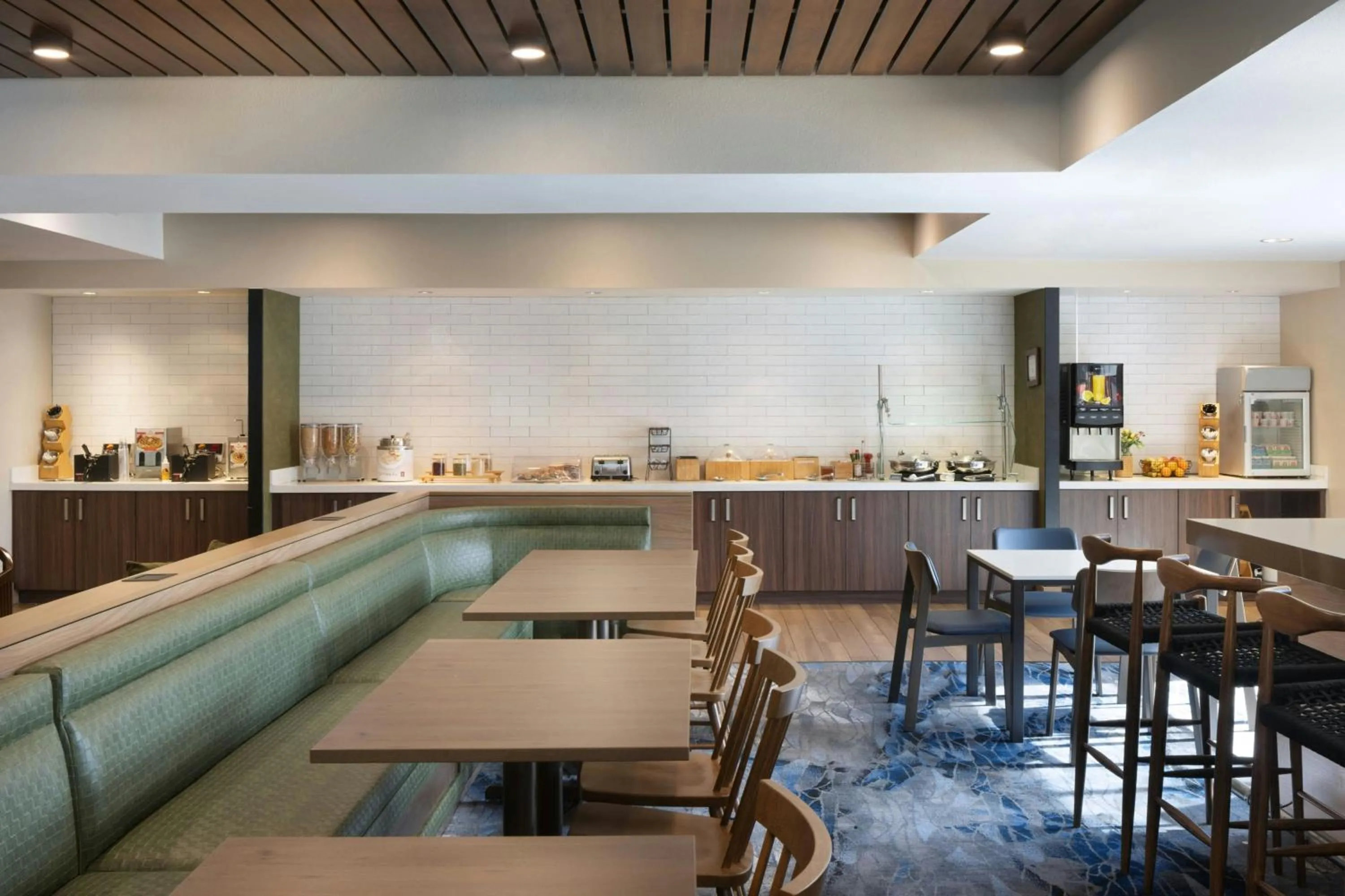 Restaurant/places to eat in Fairfield Inn Las Vegas Convention Center