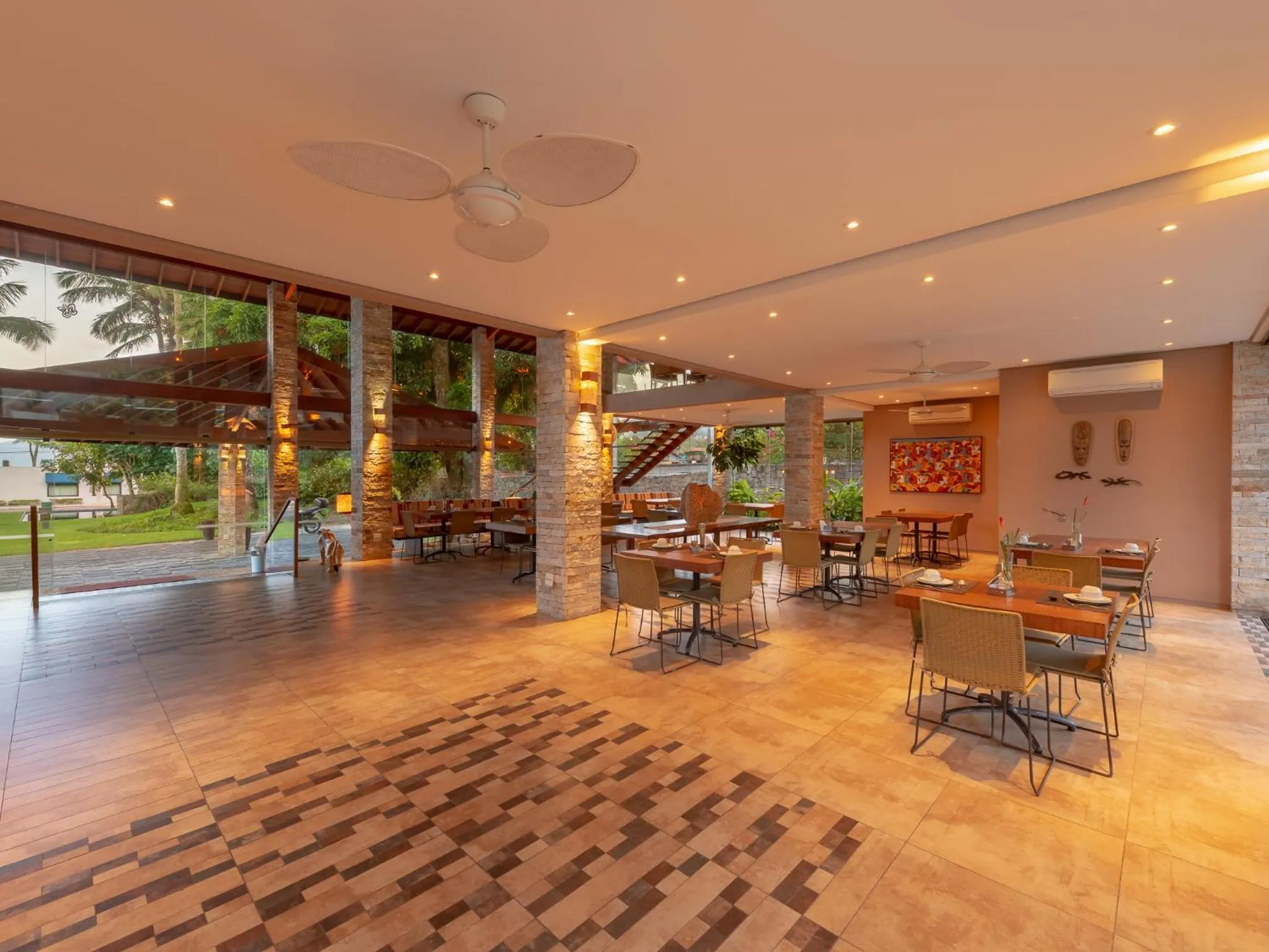 Restaurant/places to eat in Hotel Real Villa Bella